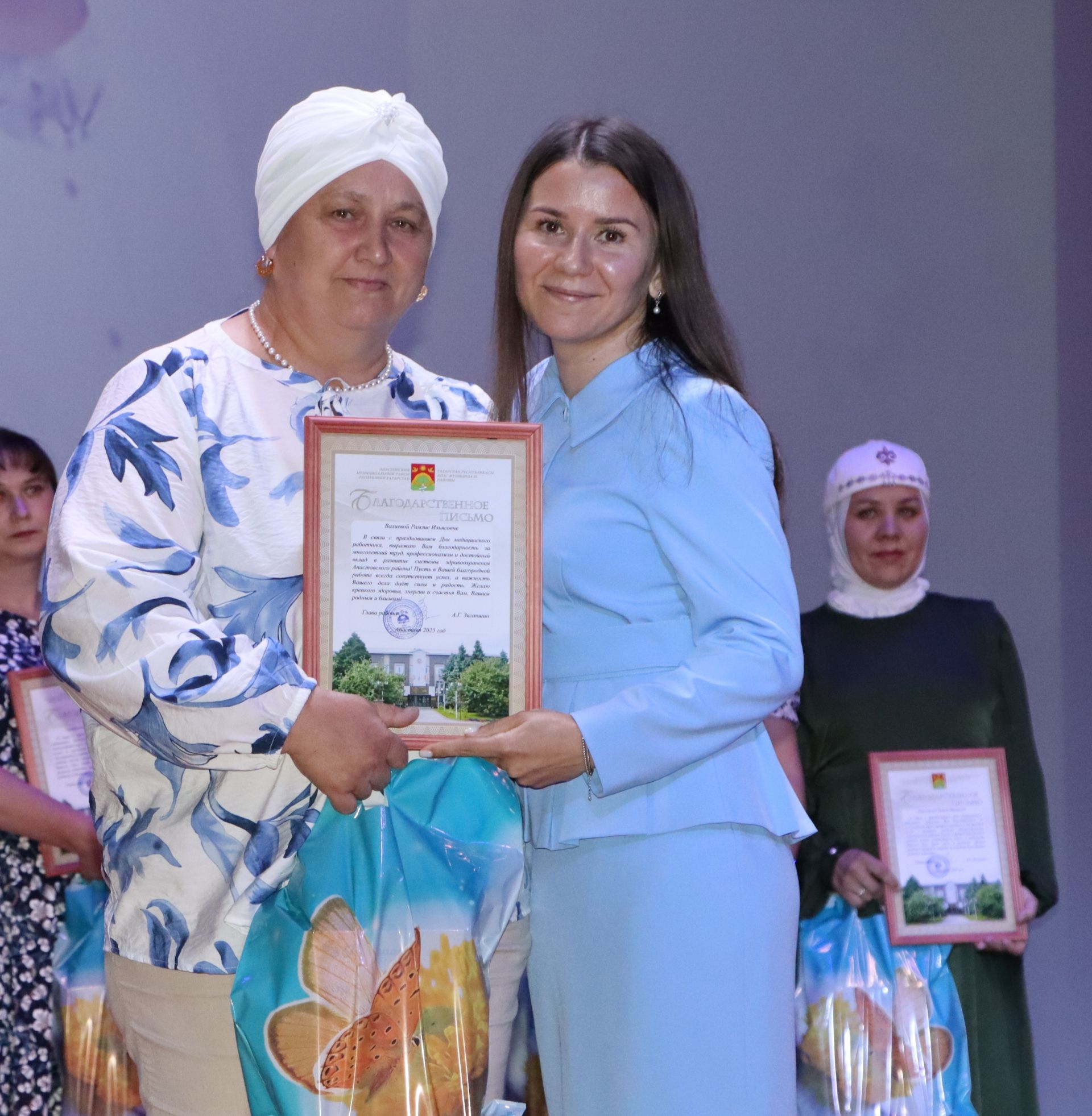 Районда медицина хезмәткәрләрен хөрмәтләделәр