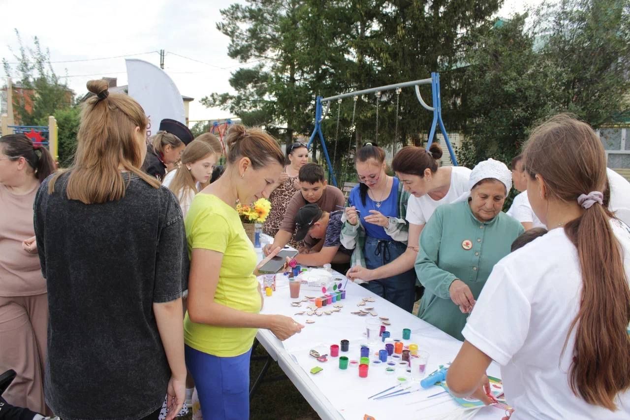 🎉Праздник из программы конкурса «Курше Фест» прошел на улице Молодежная в  Апастово