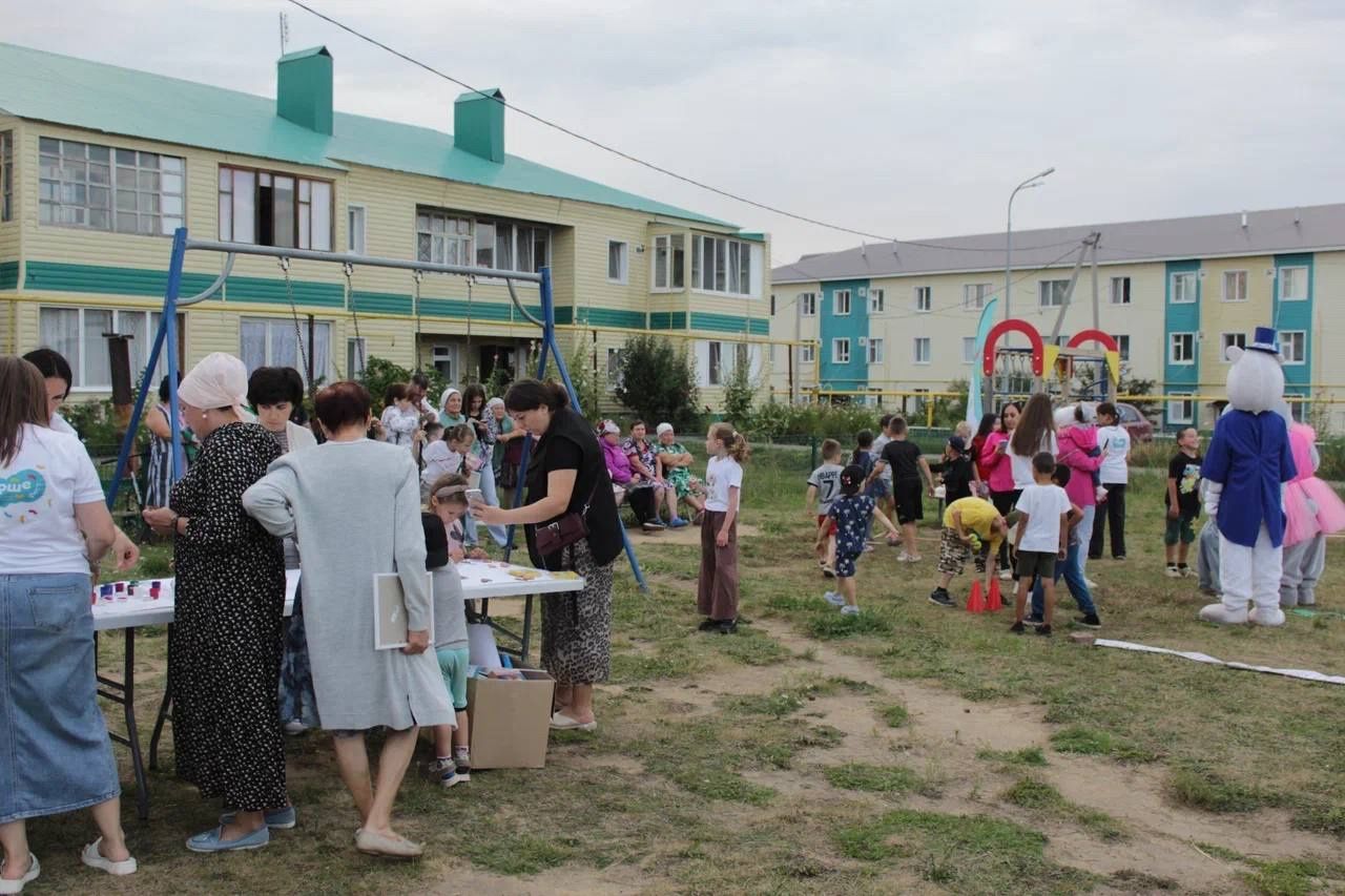 🎉Праздник из программы конкурса «Курше Фест» прошел на улице Молодежная в  Апастово