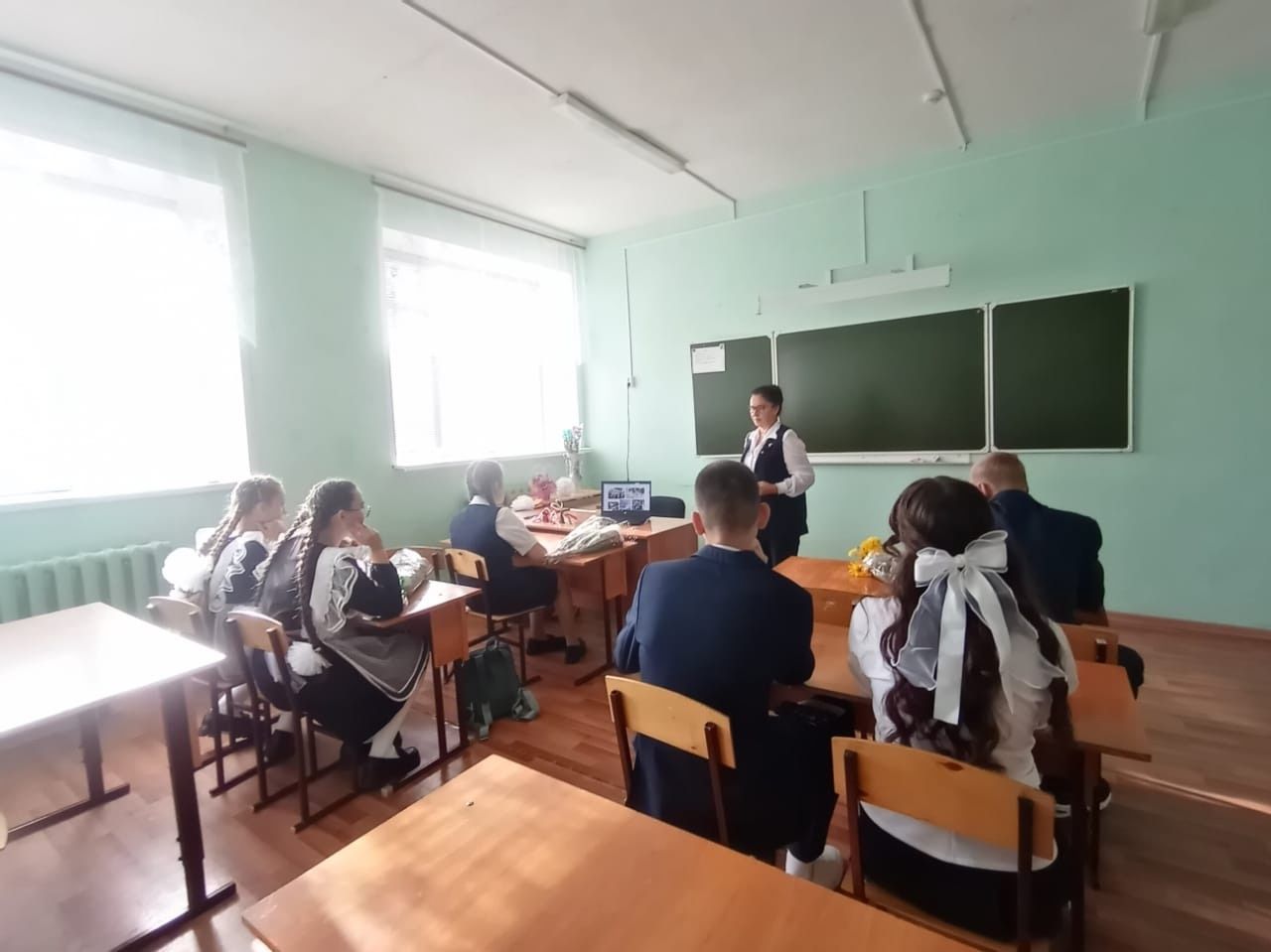 С началом учебного года в школах района прошли традиционные «Разговоры о важном»