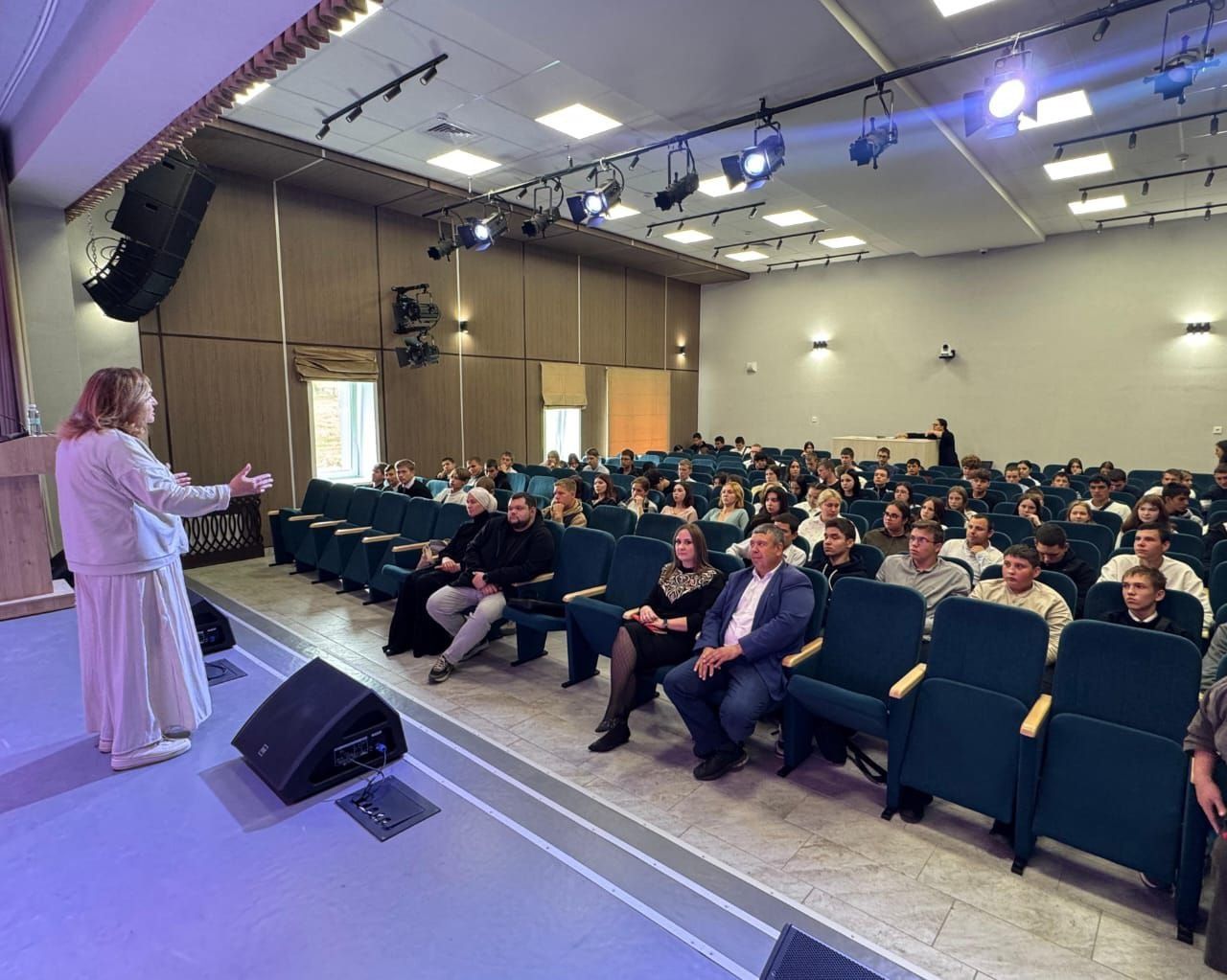Апас аграр көллиятендә файдалы очрашу узды