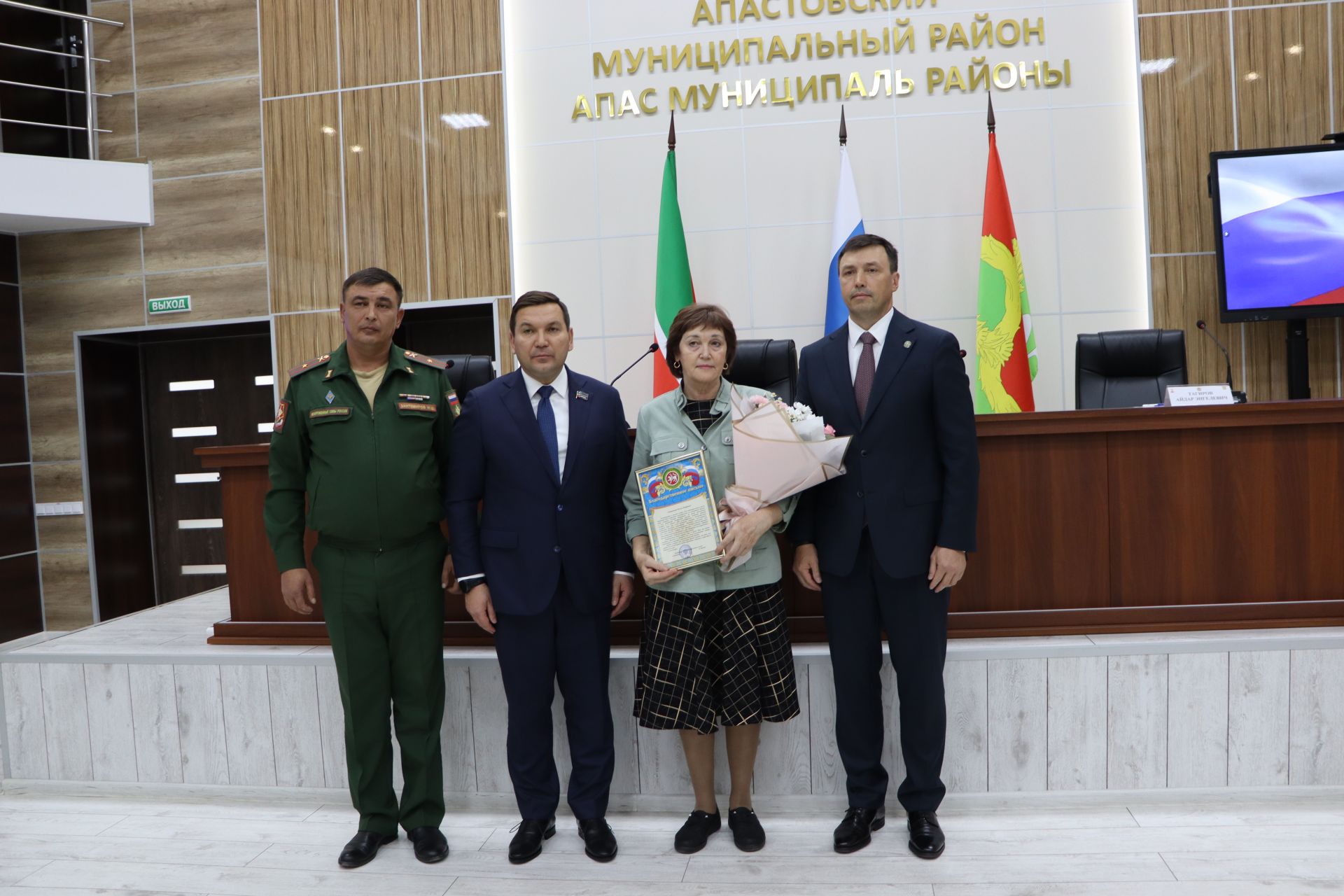 Апаста Батыр егетләрнең әти-әниләрен хөрмәтләделәр