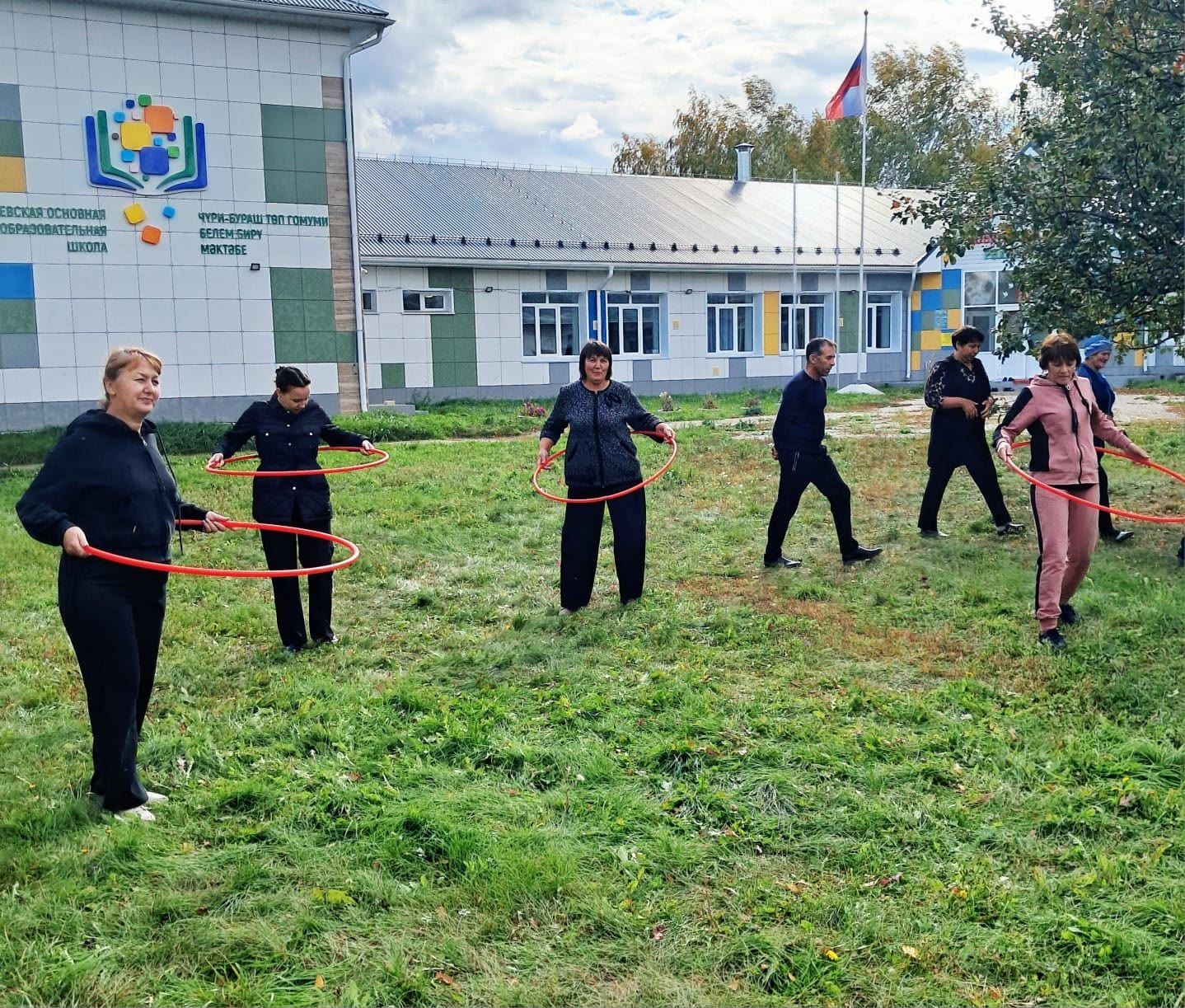 В рамках республиканской акции «Профсоюзная неделя» в Чуру-Барышевской школе прошли «Веселые старты»