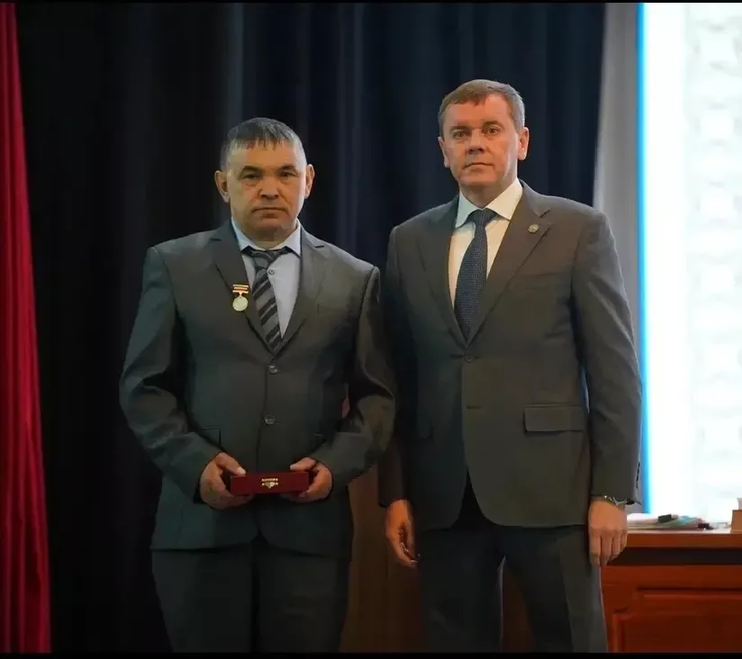 Поздравляем Рафила Равиловича Халилова с присвоением почётного звания «Заслуженный ветеринарный врач Республики Татарстан»! 💐💥🔥