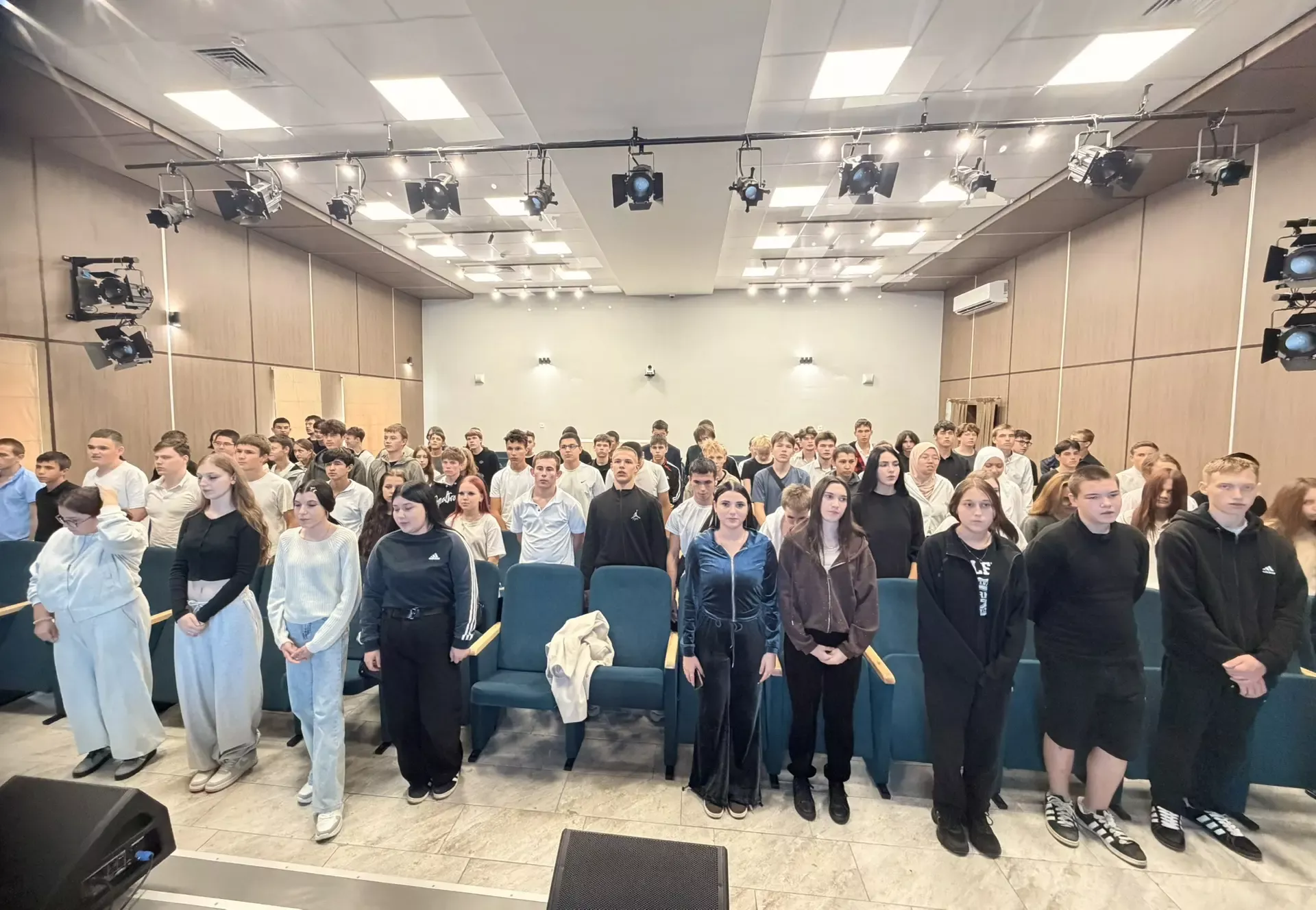 В Апастовском аграрном колледже прошёл историко-патриотический час «Душой и сердцем едины»