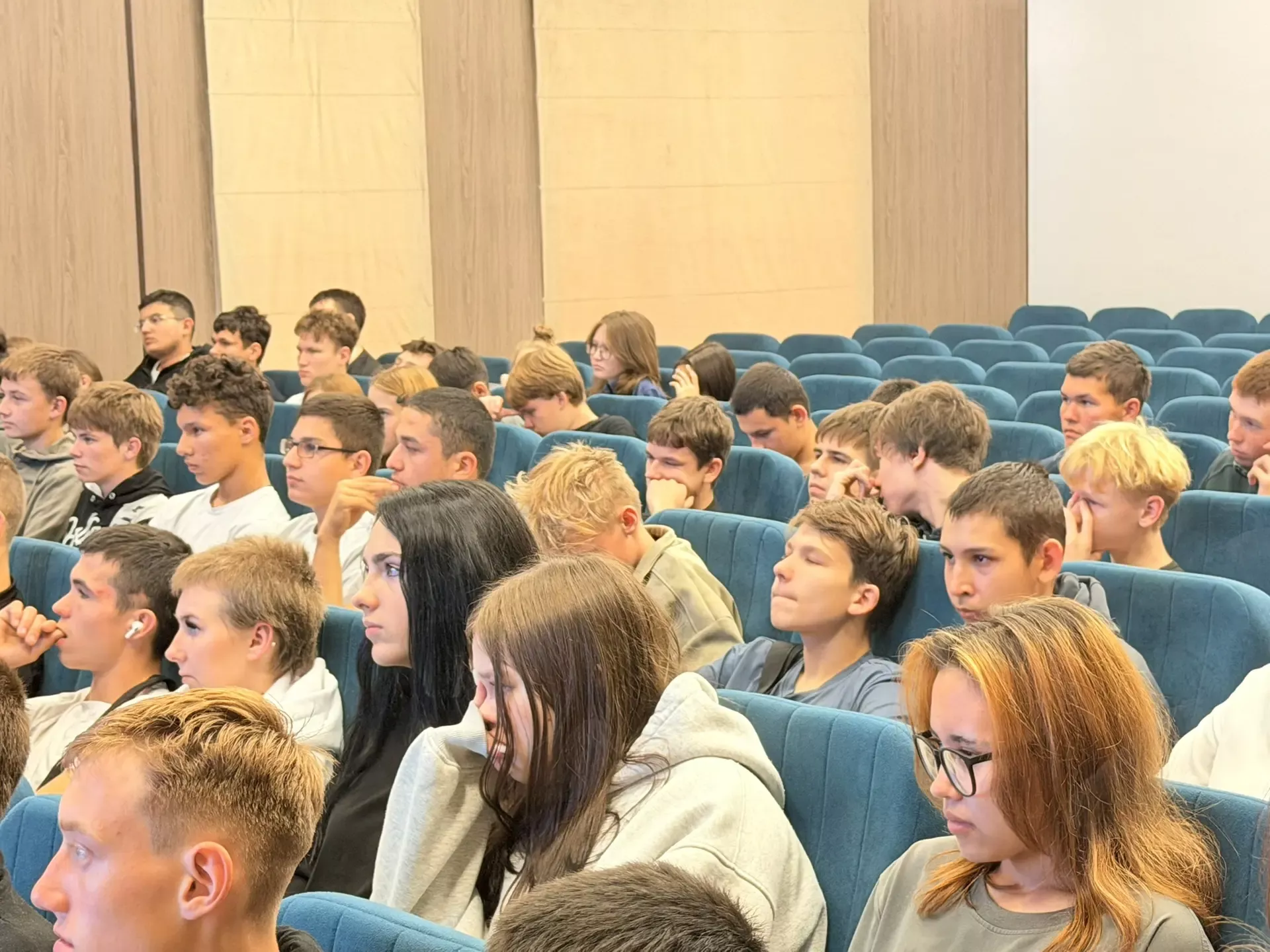 В Апастовском аграрном колледже прошёл историко-патриотический час «Душой и сердцем едины»