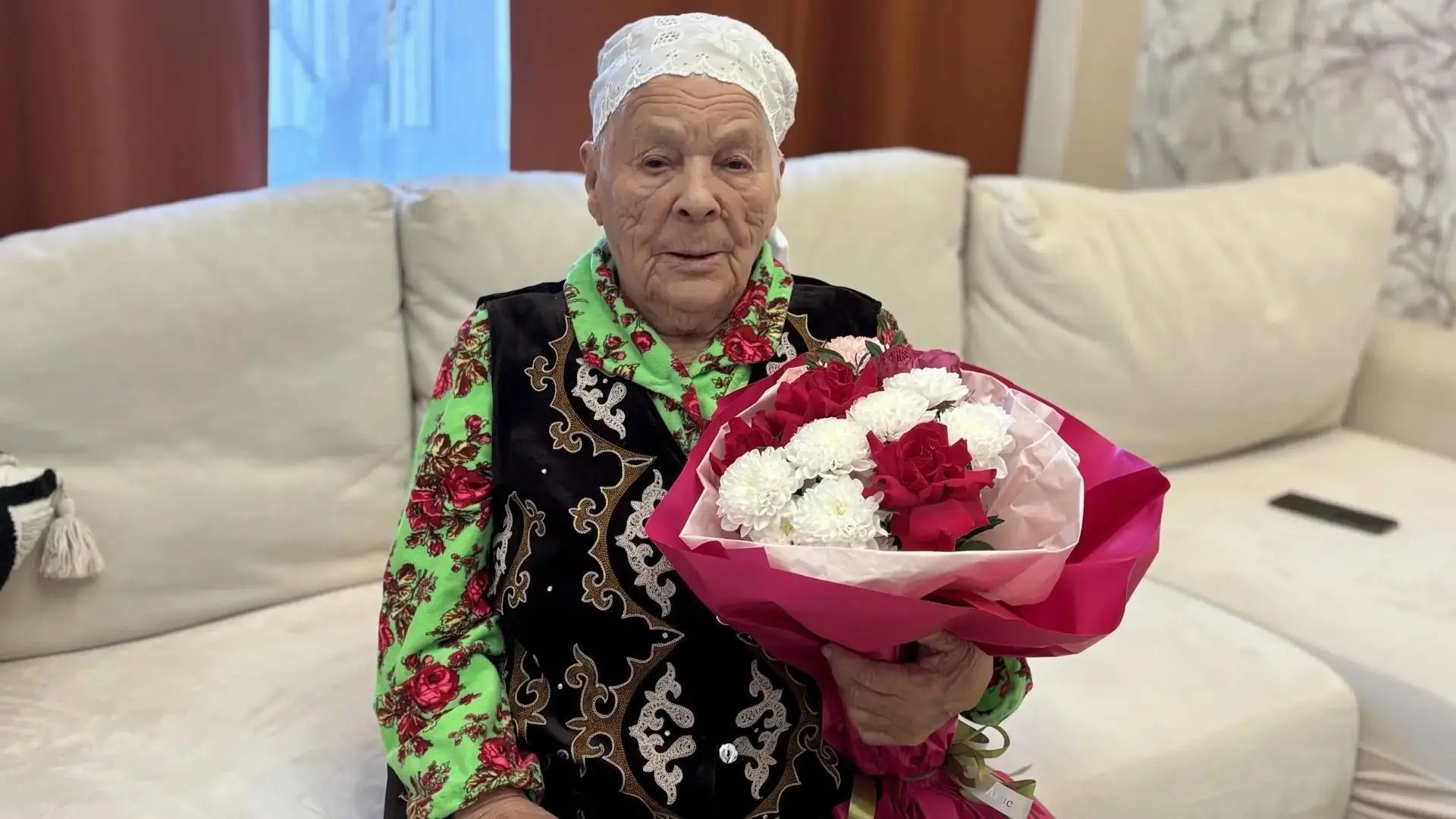 Кече Күккүздән Фәүзия әби Сөләйманова җылы котлаулар кабул итте