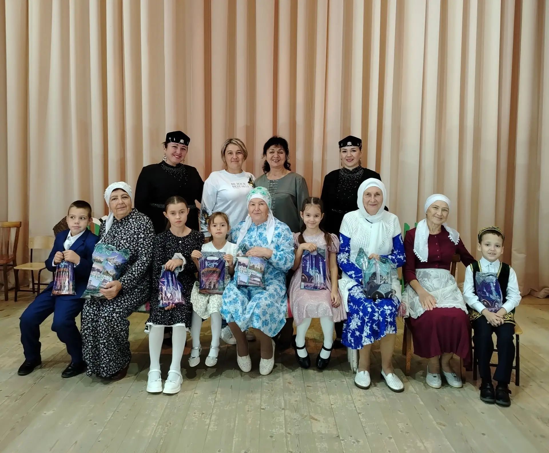 Каратун мәдәният йортында дәү әниләргә багышланган бәйрәм чарасы узды