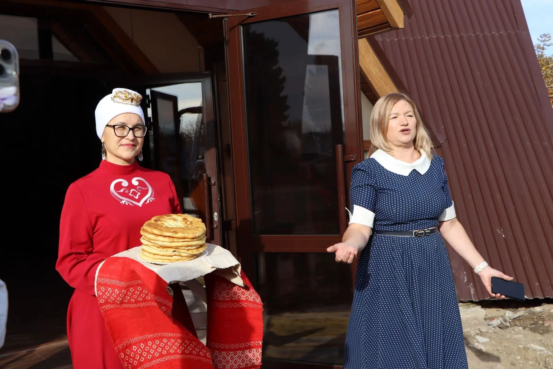 Казан туристлары Апас белән танышты