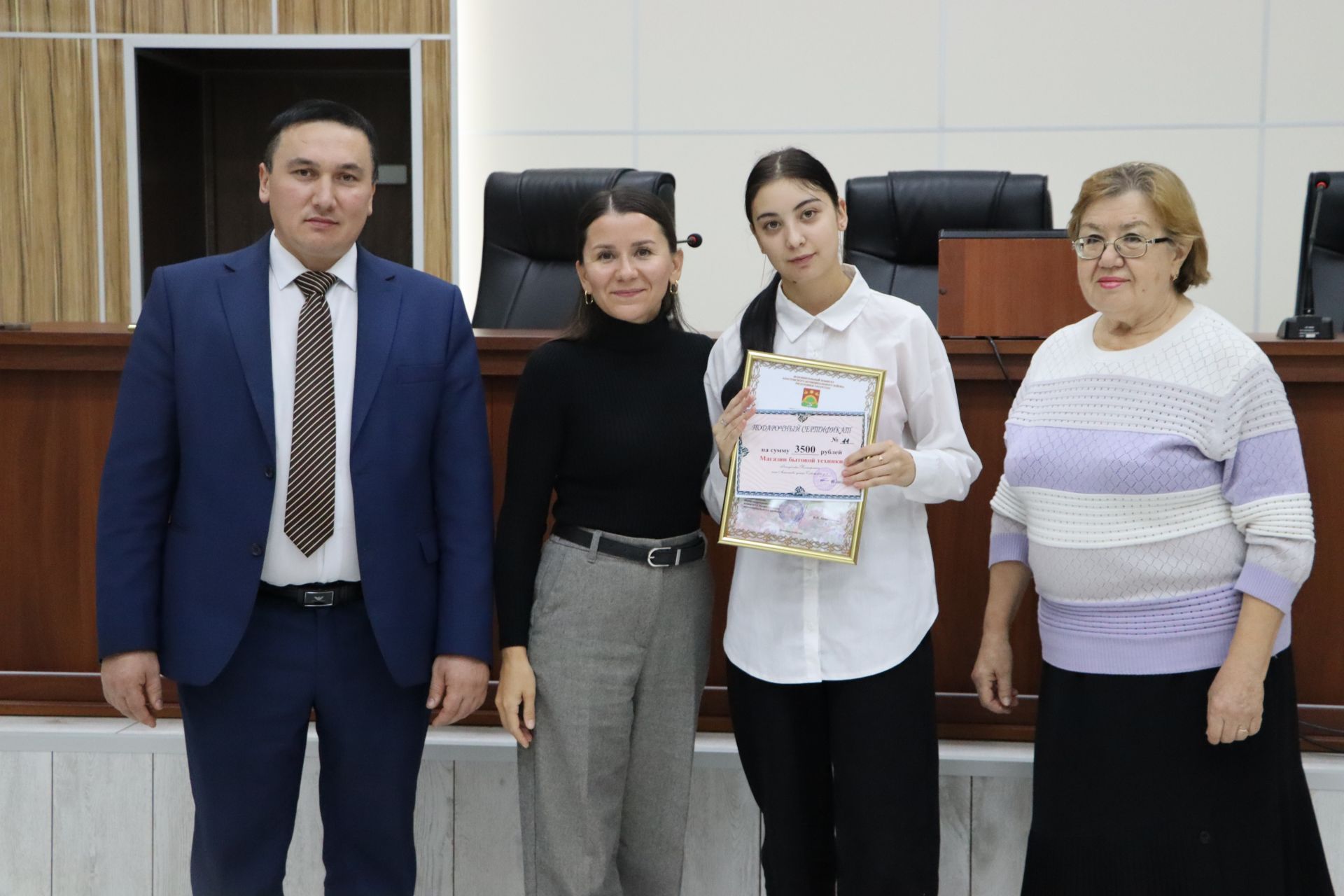 Районда “Террорчылыкка – юк” бәйгесе җиңүчеләрен бүләкләделәр
