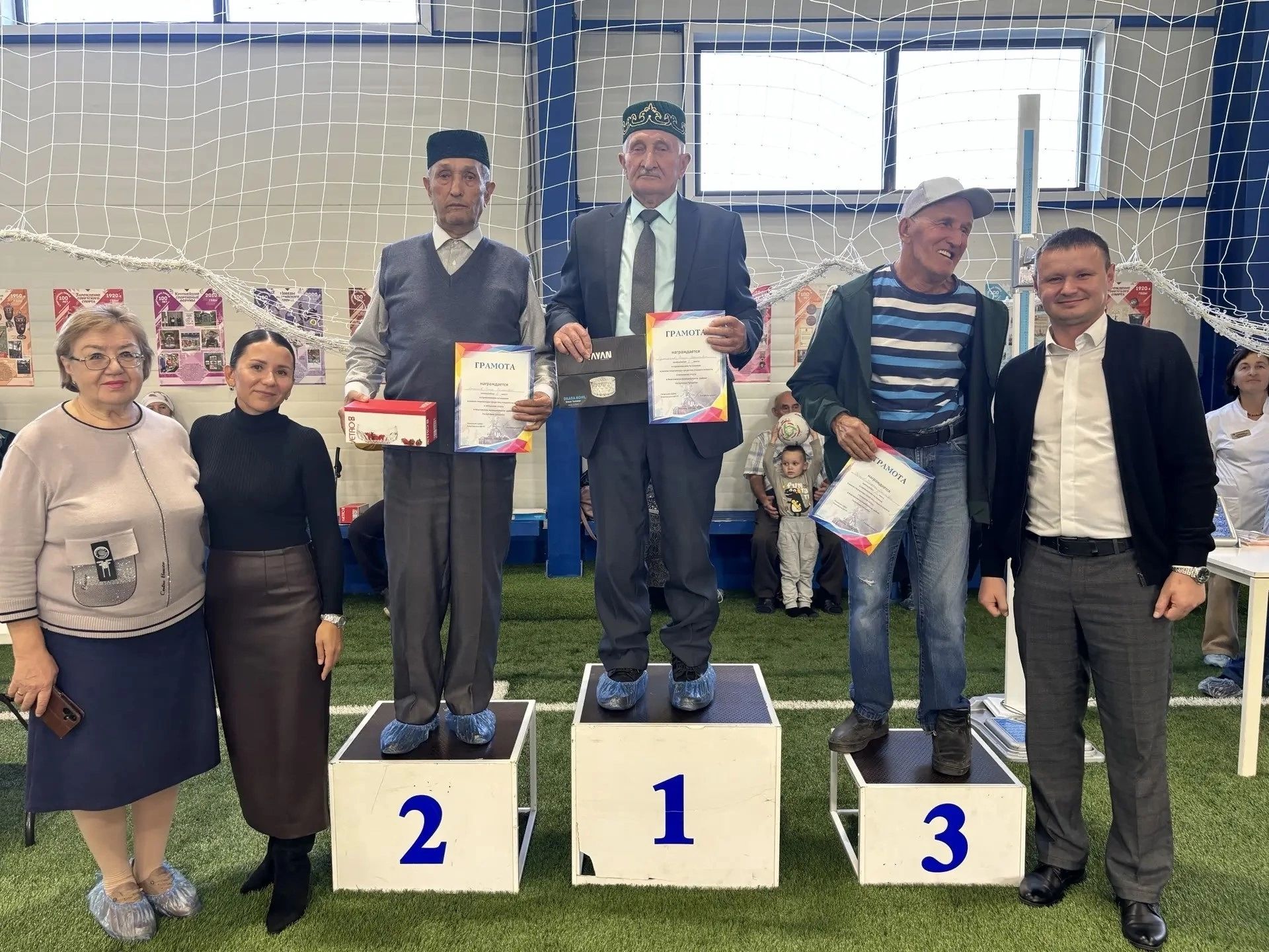 Районда өлкәннәр арасында узган спартакиада җиңүчеләрен бүләкләделәр