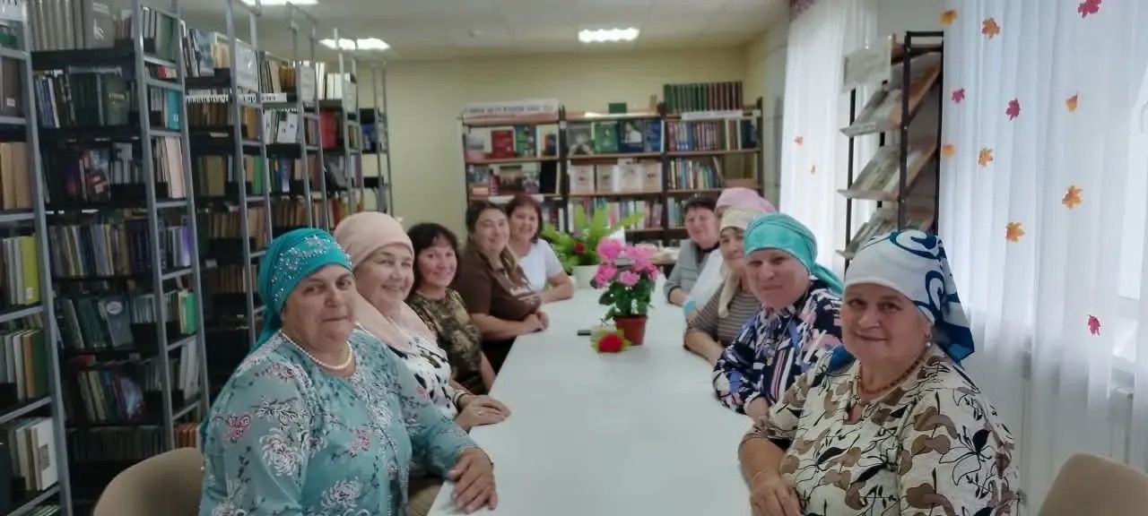 Дәүләки китапханәсе өлкән буынны кунакчыл каршы алды