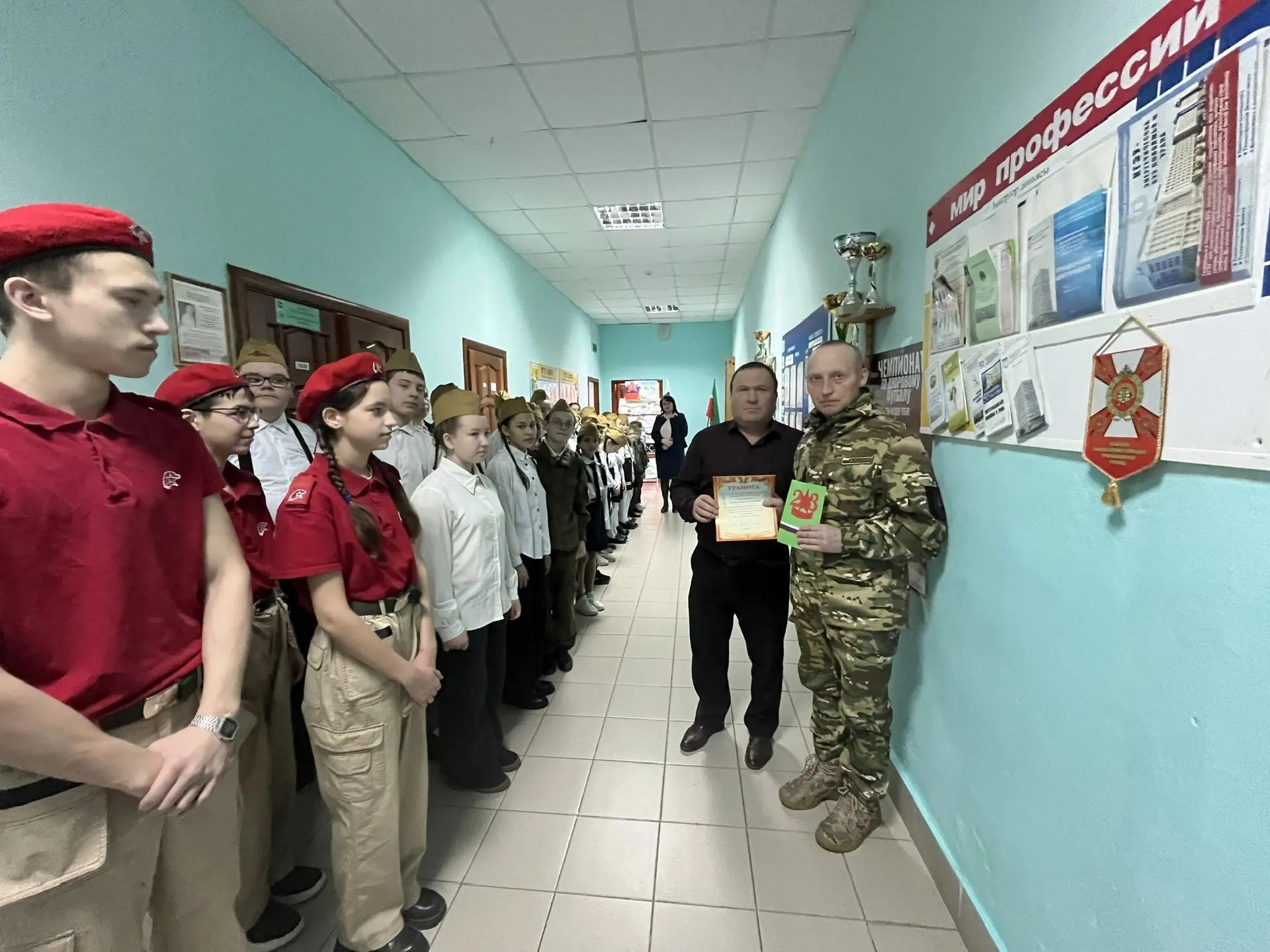 Классная встреча в Азбабинской школе с участником СВО Черновым Геннадием Степановичем