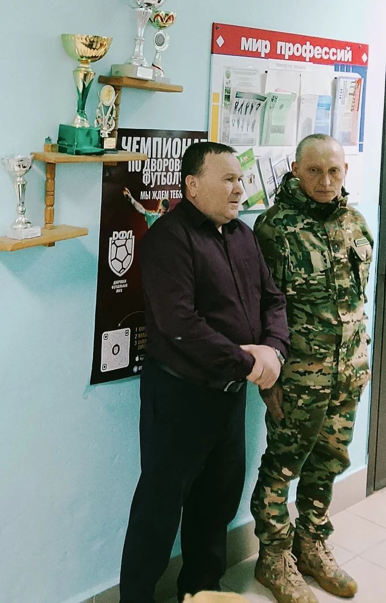 Классная встреча в Азбабинской школе с участником СВО Черновым Геннадием Степановичем