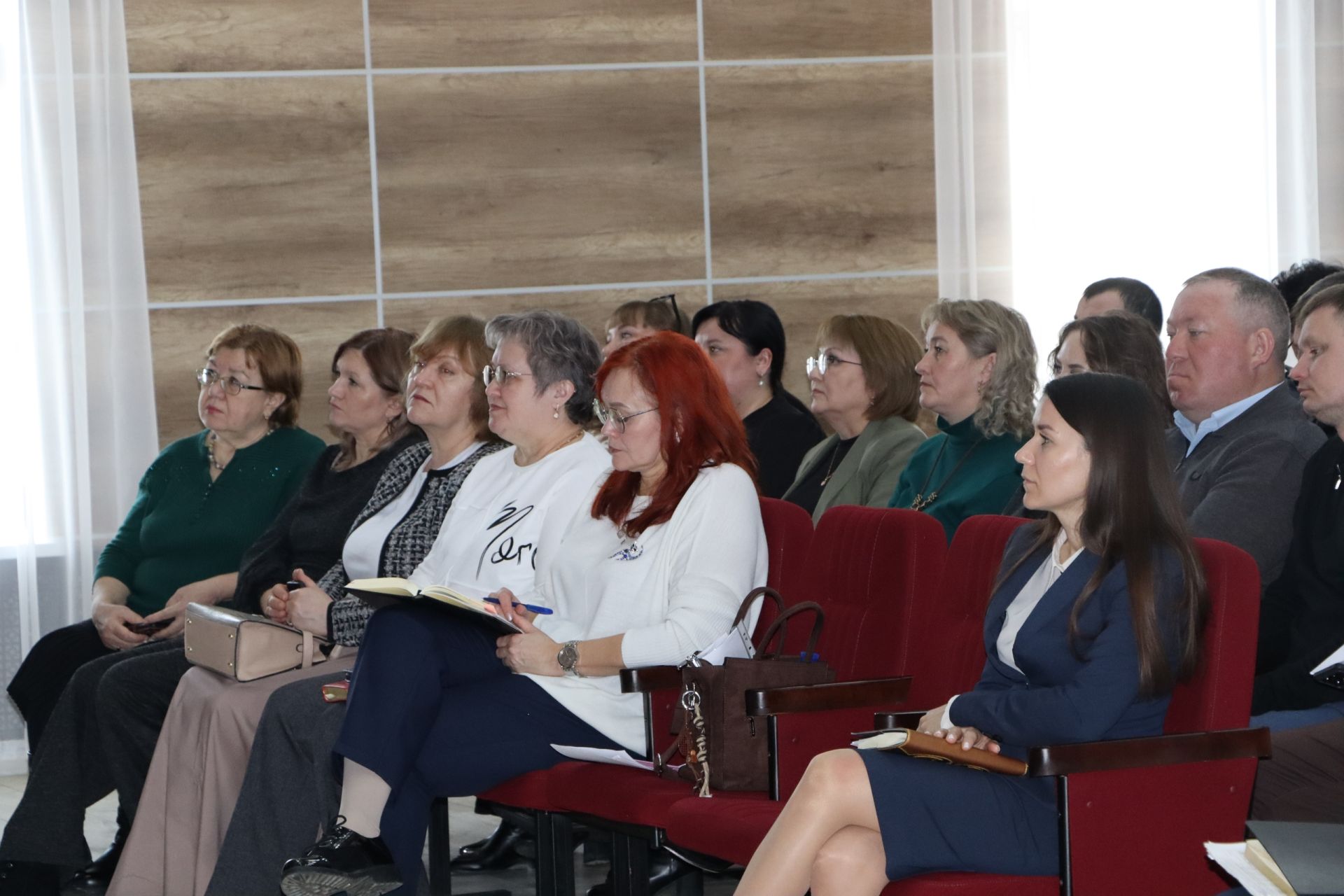 Апаста балигъ булмаган балалар эше һәм аларны яклау комиссиясенең киңәйтелгән утырышы узды