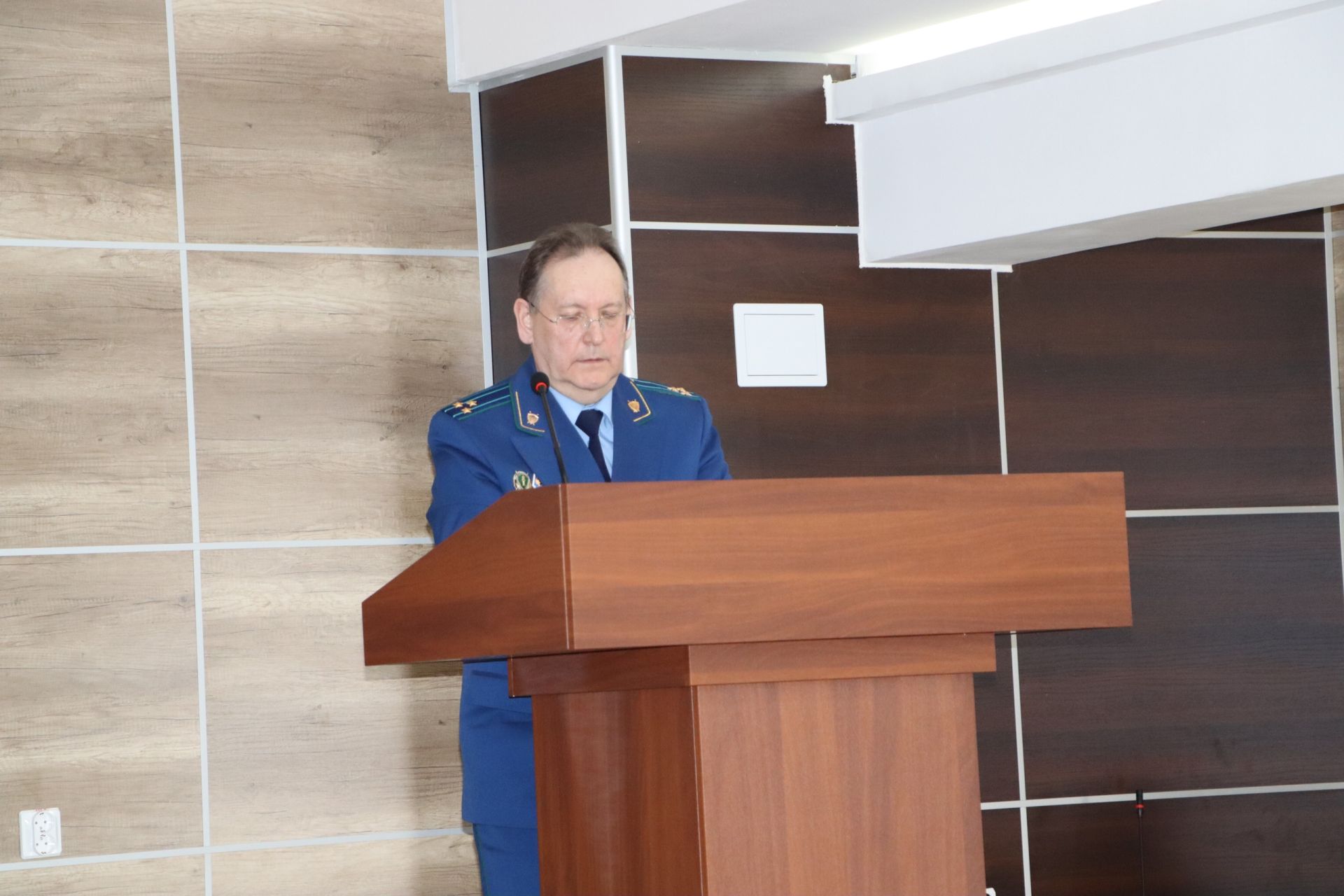 Апаста балигъ булмаган балалар эше һәм аларны яклау комиссиясенең киңәйтелгән утырышы узды