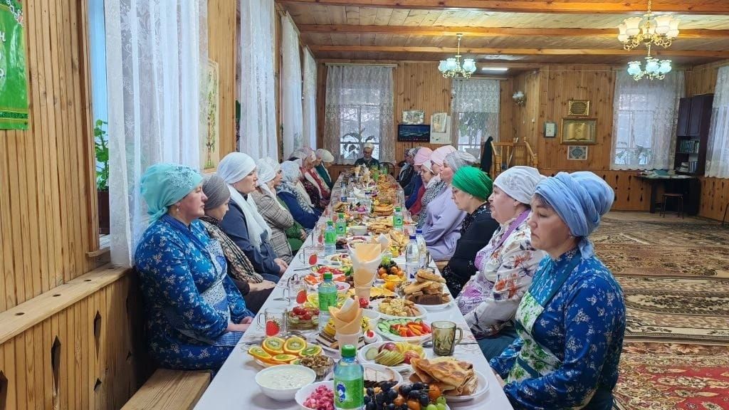 Иске Йомралыда күмәкләшеп авыз ачтылар
