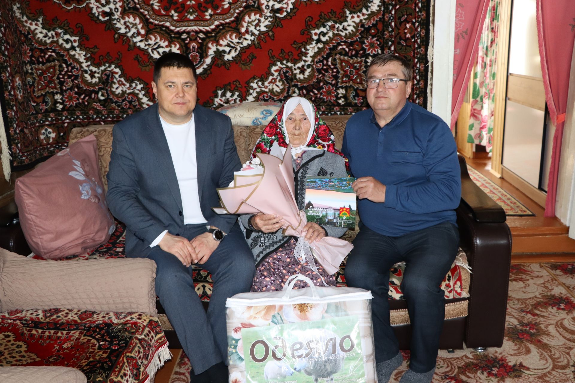 Разыя әби Нурмөхәммәтова: “Ходай мине озын гомер белән бүләкләгән”