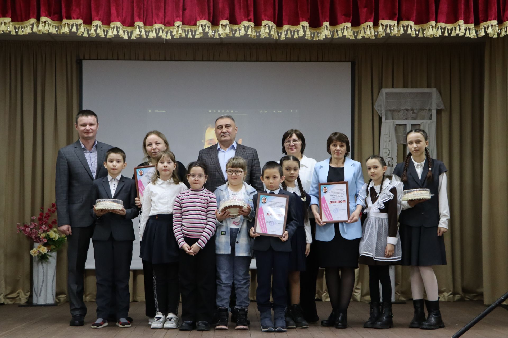 Апаста районкүләм балалар театры фестивале узды