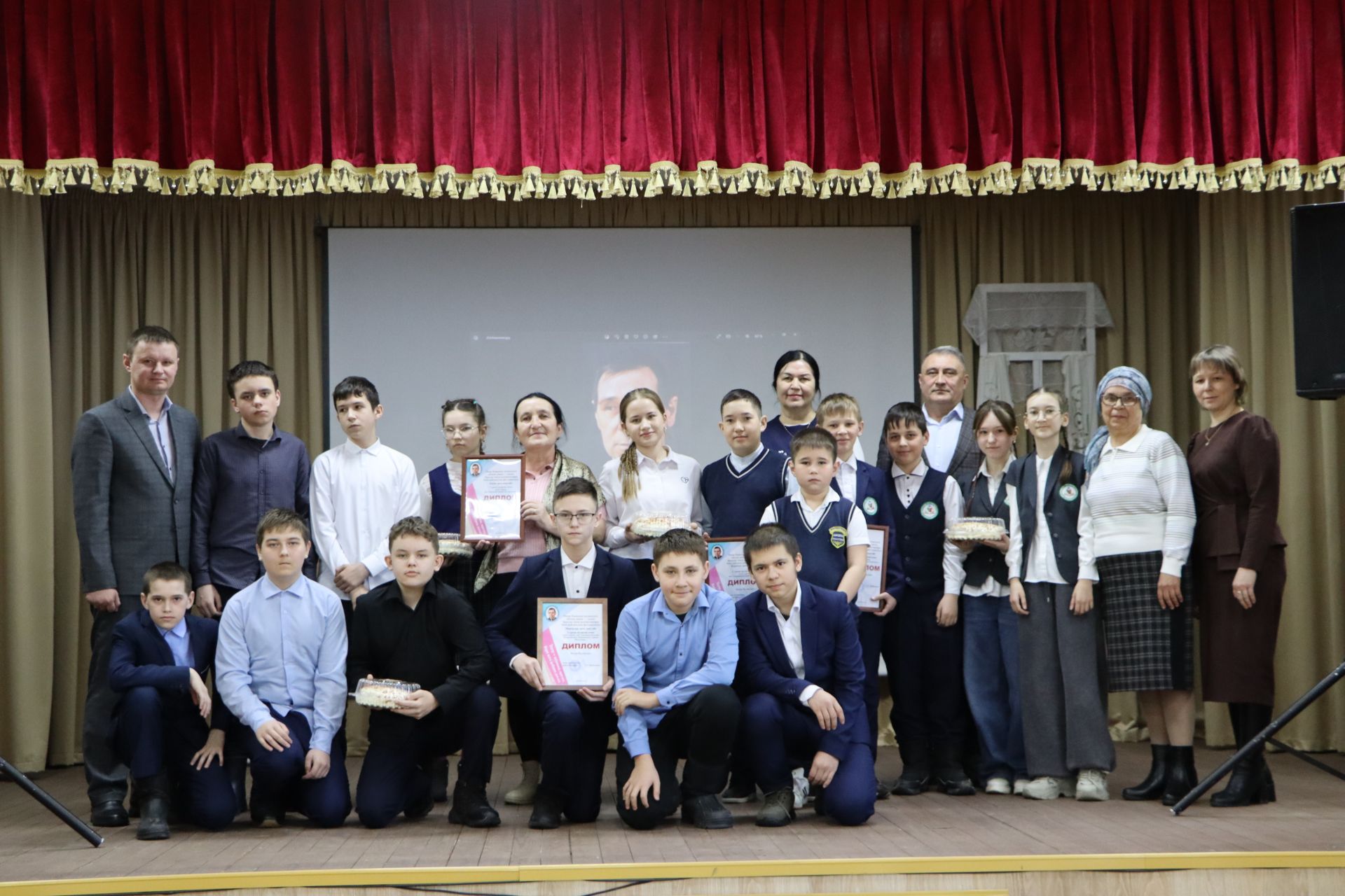 Апаста районкүләм балалар театры фестивале узды