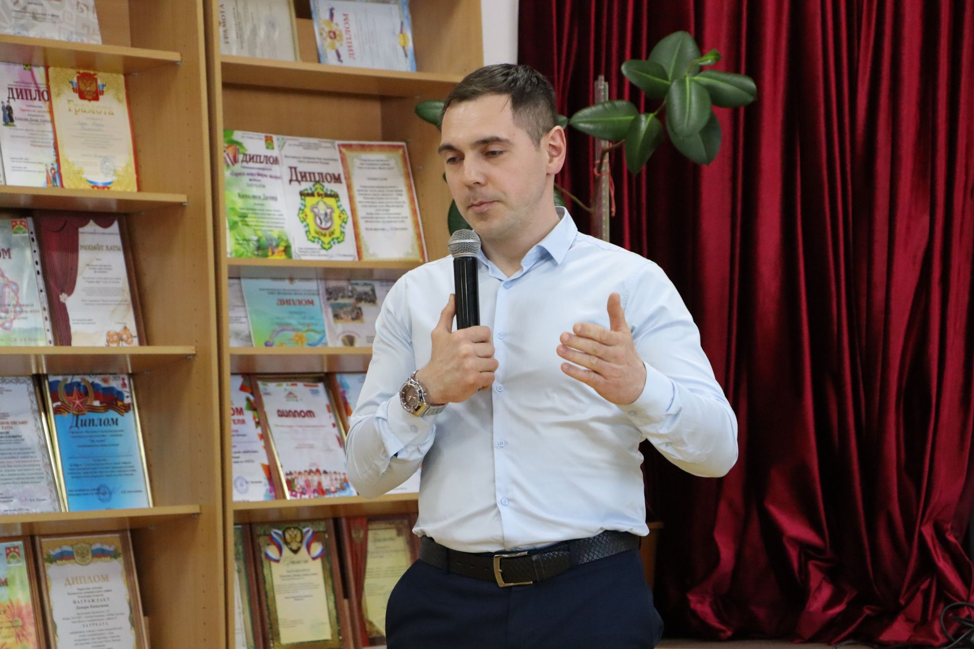 Апаста Әмир Камалиев исемендәге театр коллективлары фестивале дүртенче ел узды