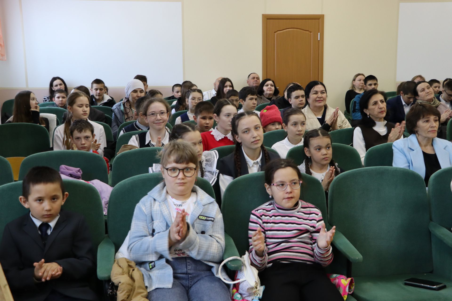Апаста Әмир Камалиев исемендәге театр коллективлары фестивале дүртенче ел узды