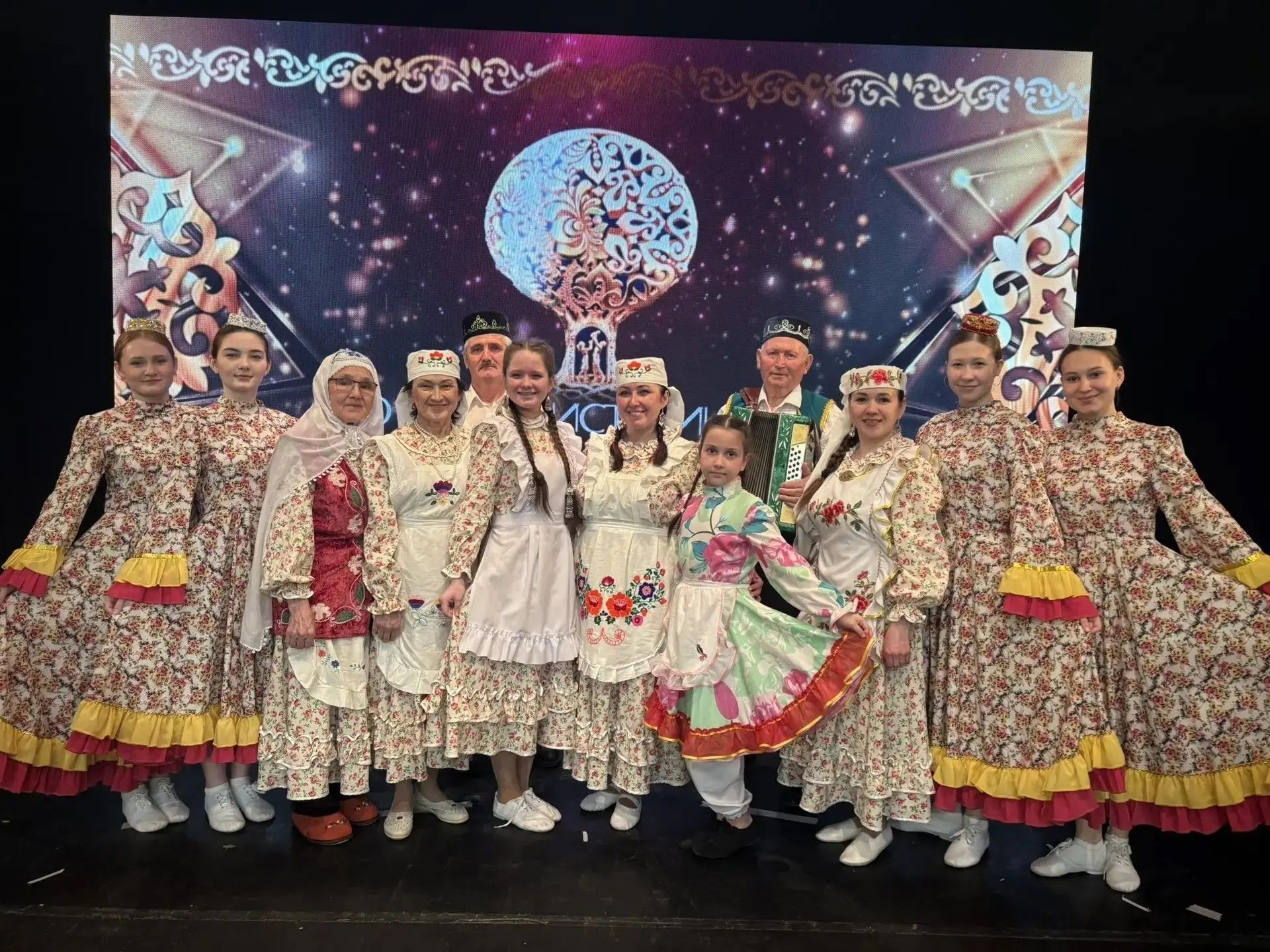 Насыйховлар гаиләсе “Тарихта без эзлебез” бәйгесендә район данын яклады
