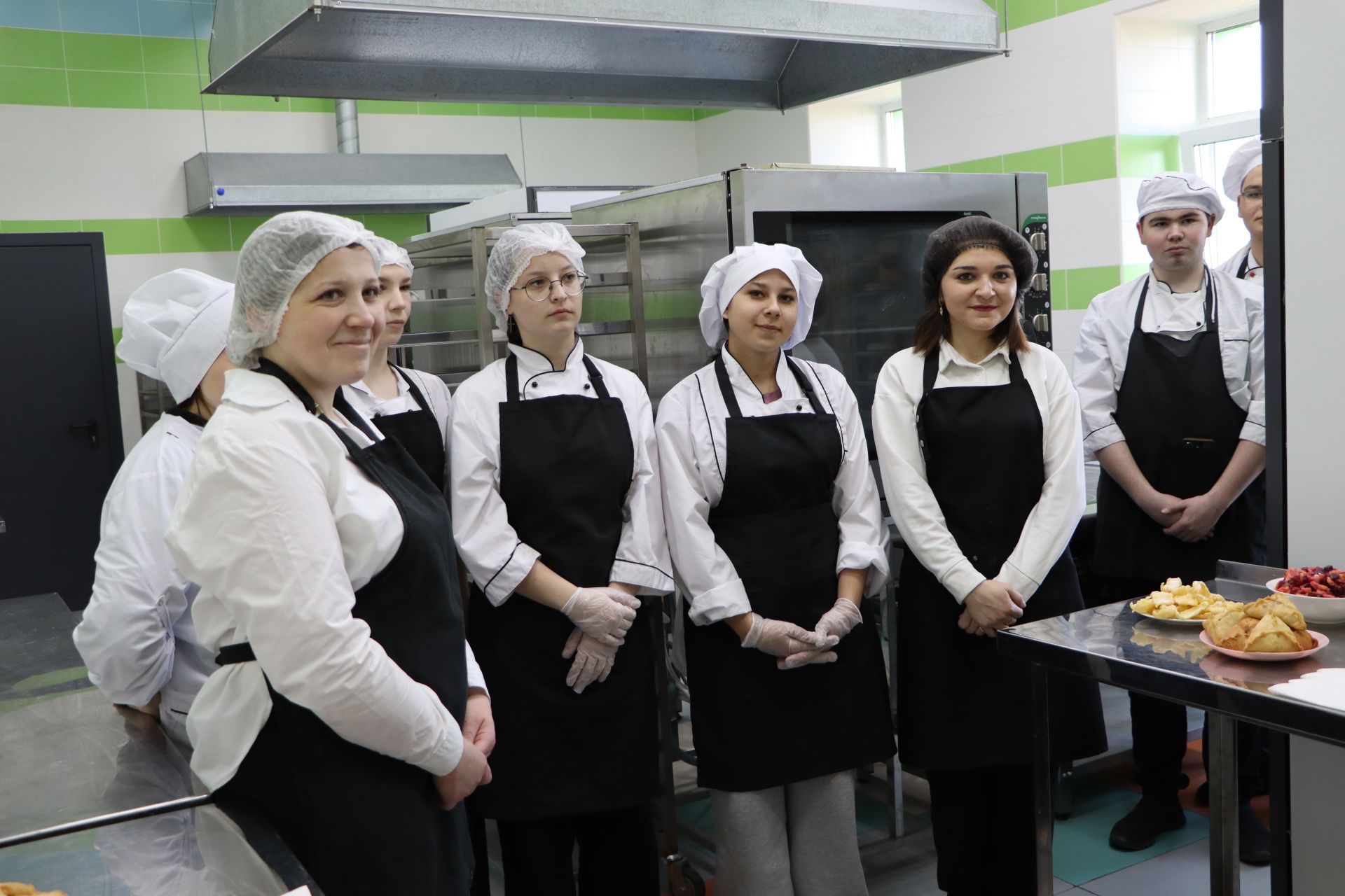 Апаска Кытай Халык Республикасы вәкилләре килде