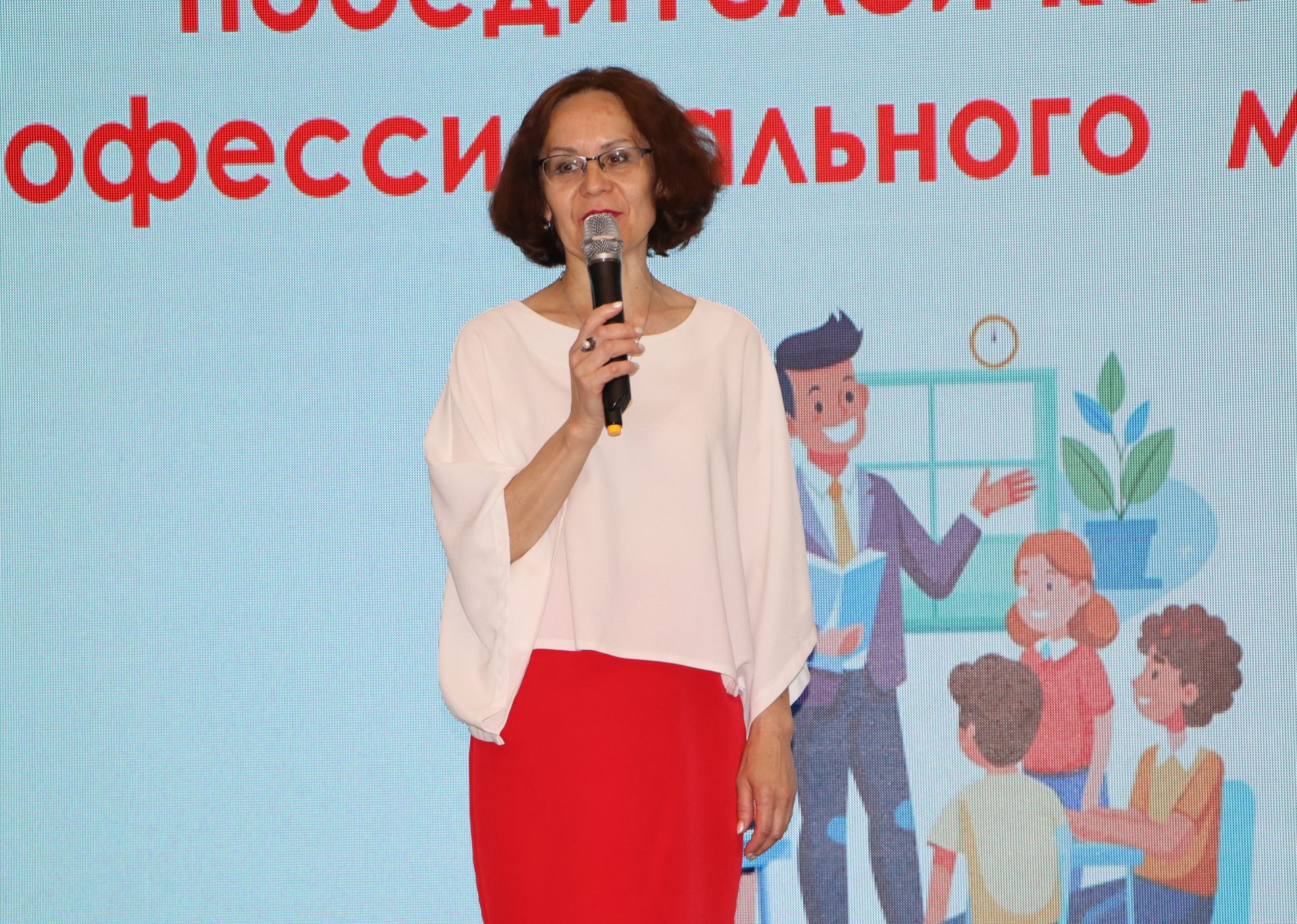 Районда һөнәри осталык бәйгеләрендә җиңү яулаган укытучылар һәм тәрбиячеләр бүләкләнде