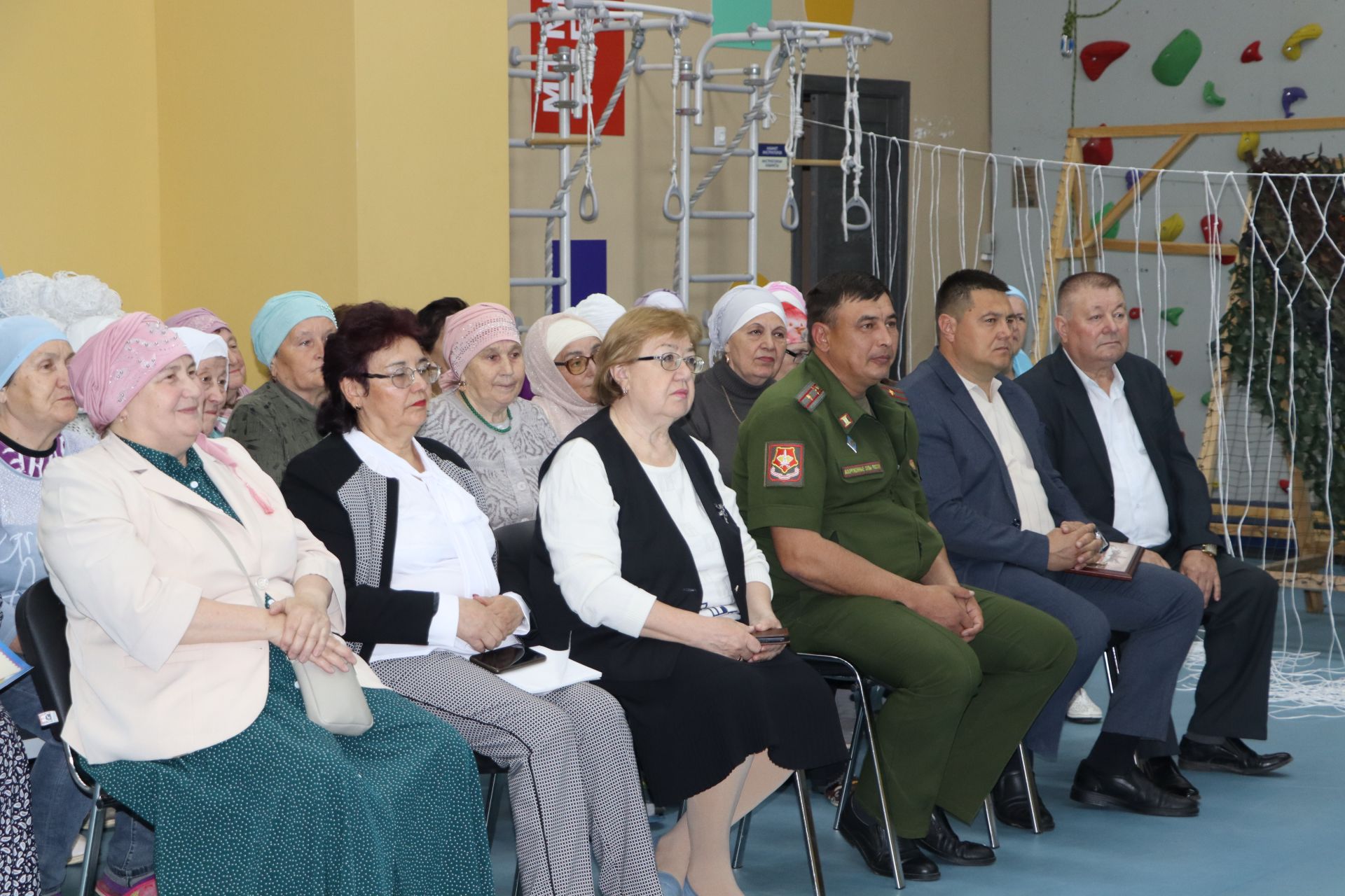Районның хәрби комиссары көмеш волонтерлар белән очрашты