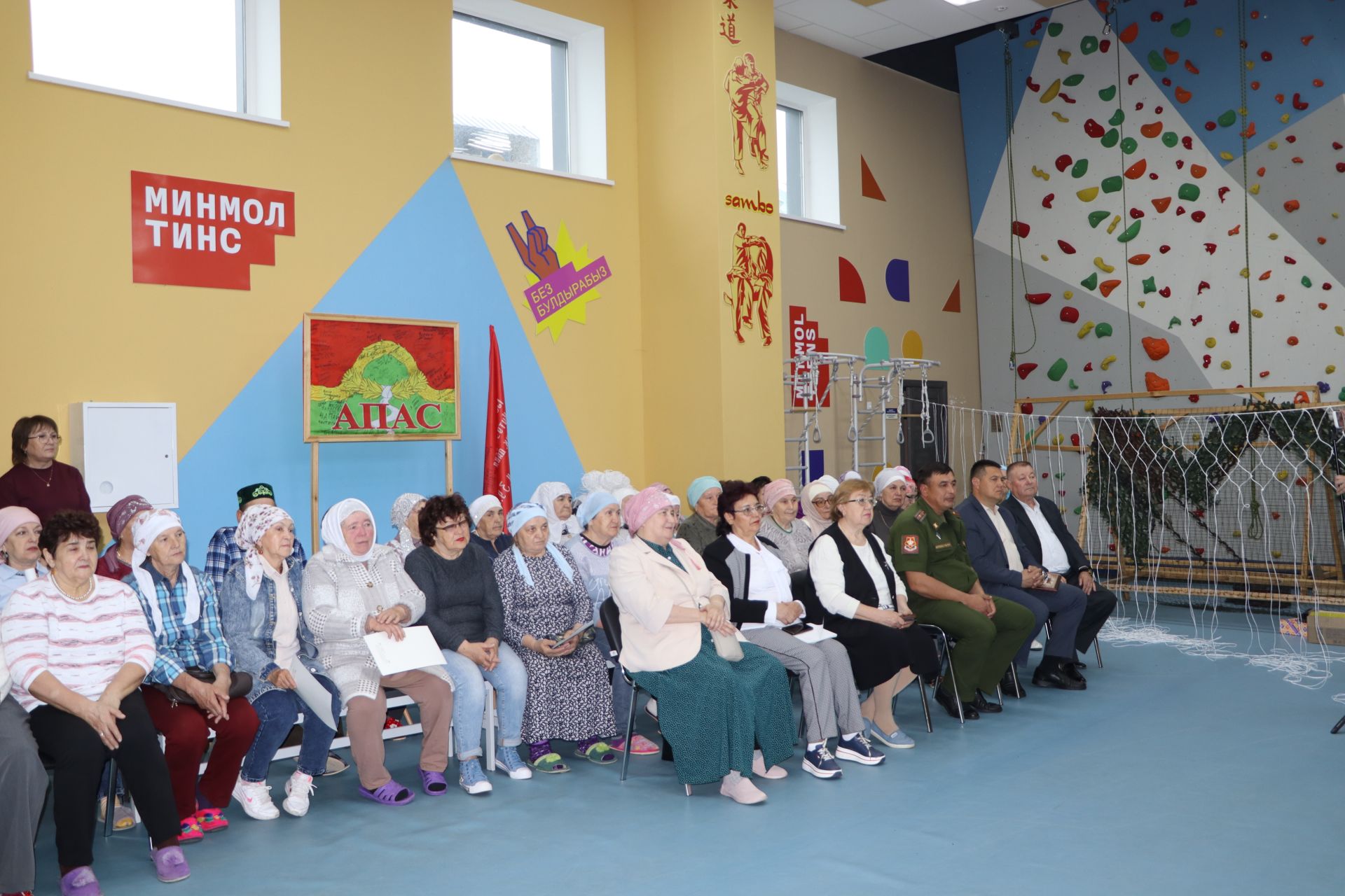 Районның хәрби комиссары көмеш волонтерлар белән очрашты