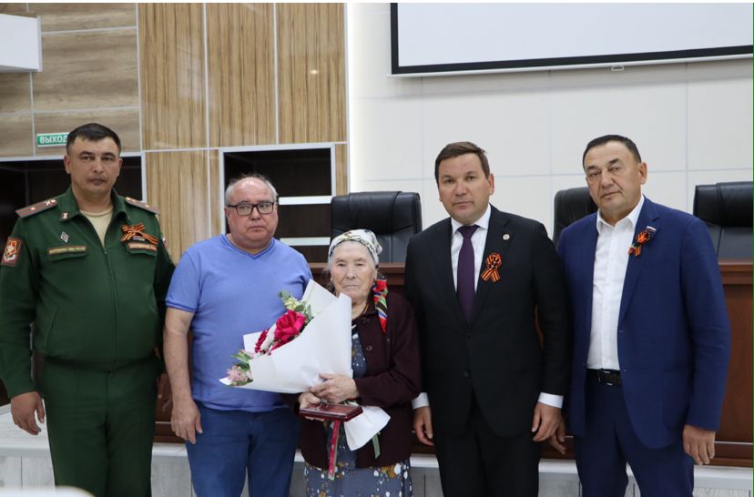 Апаста Ларин Олег Игоревичның исеме мәңгеләштерелде