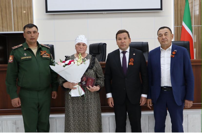 Апаста Ларин Олег Игоревичның исеме мәңгеләштерелде