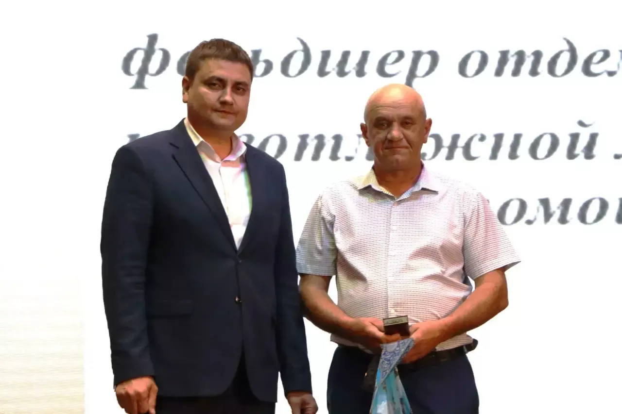 Апаста медицина хезмәткәрләре һөнәри бәйрәмнәрен билгеләп узды