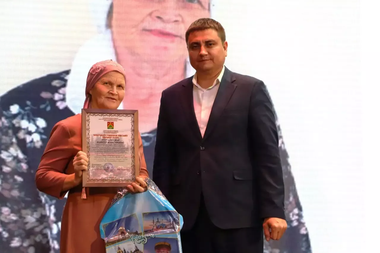 Апаста медицина хезмәткәрләре һөнәри бәйрәмнәрен билгеләп узды
