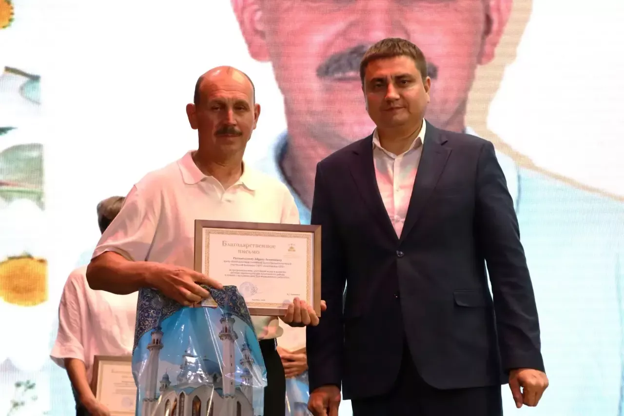 Апаста медицина хезмәткәрләре һөнәри бәйрәмнәрен билгеләп узды