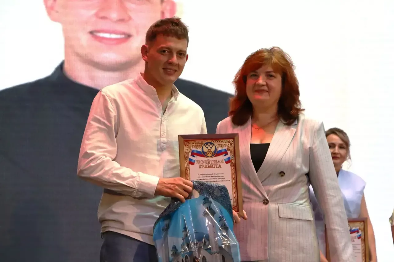 Апаста медицина хезмәткәрләре һөнәри бәйрәмнәрен билгеләп узды