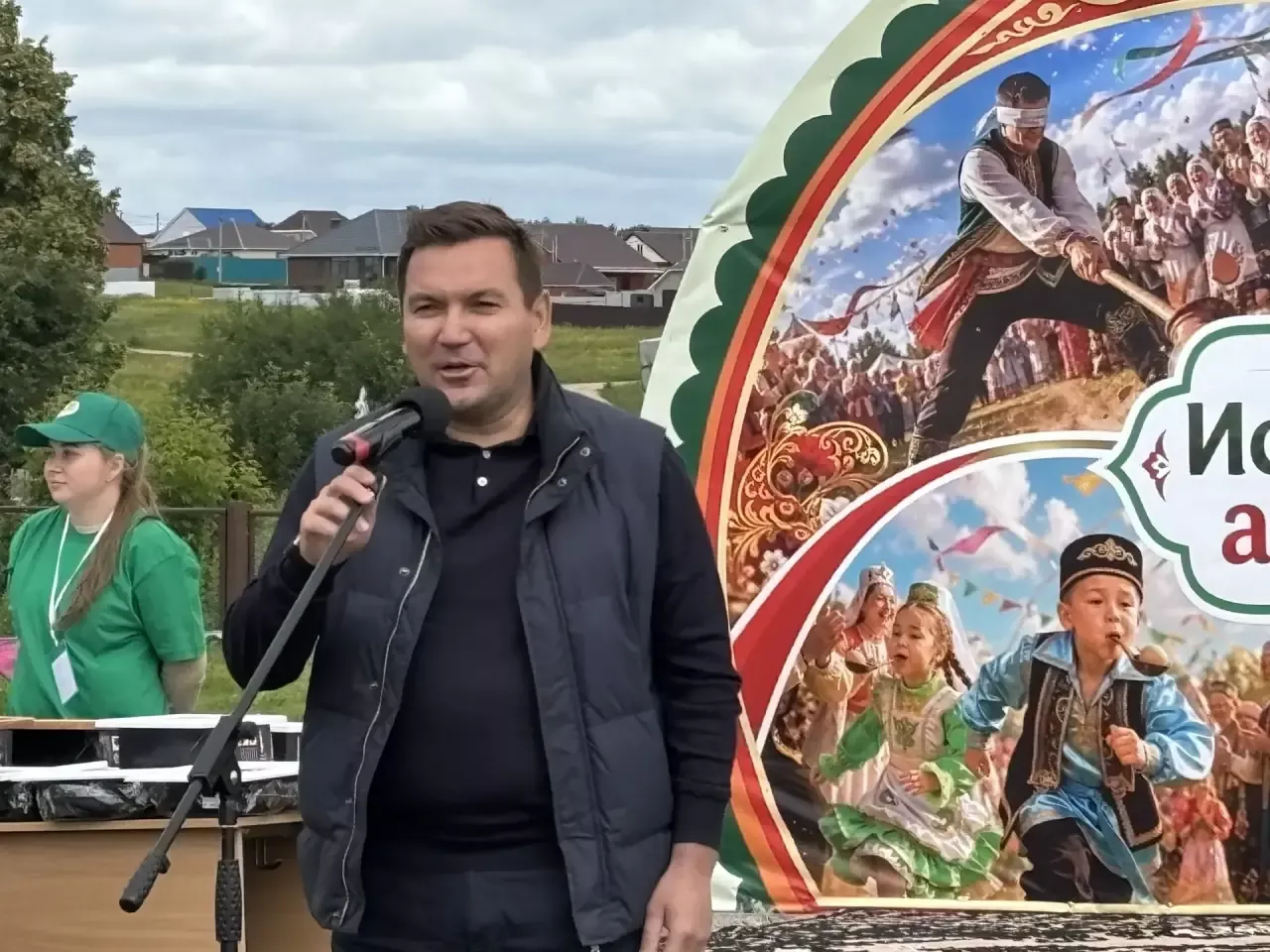 Иске Әнәле авылында Авыл көне узды