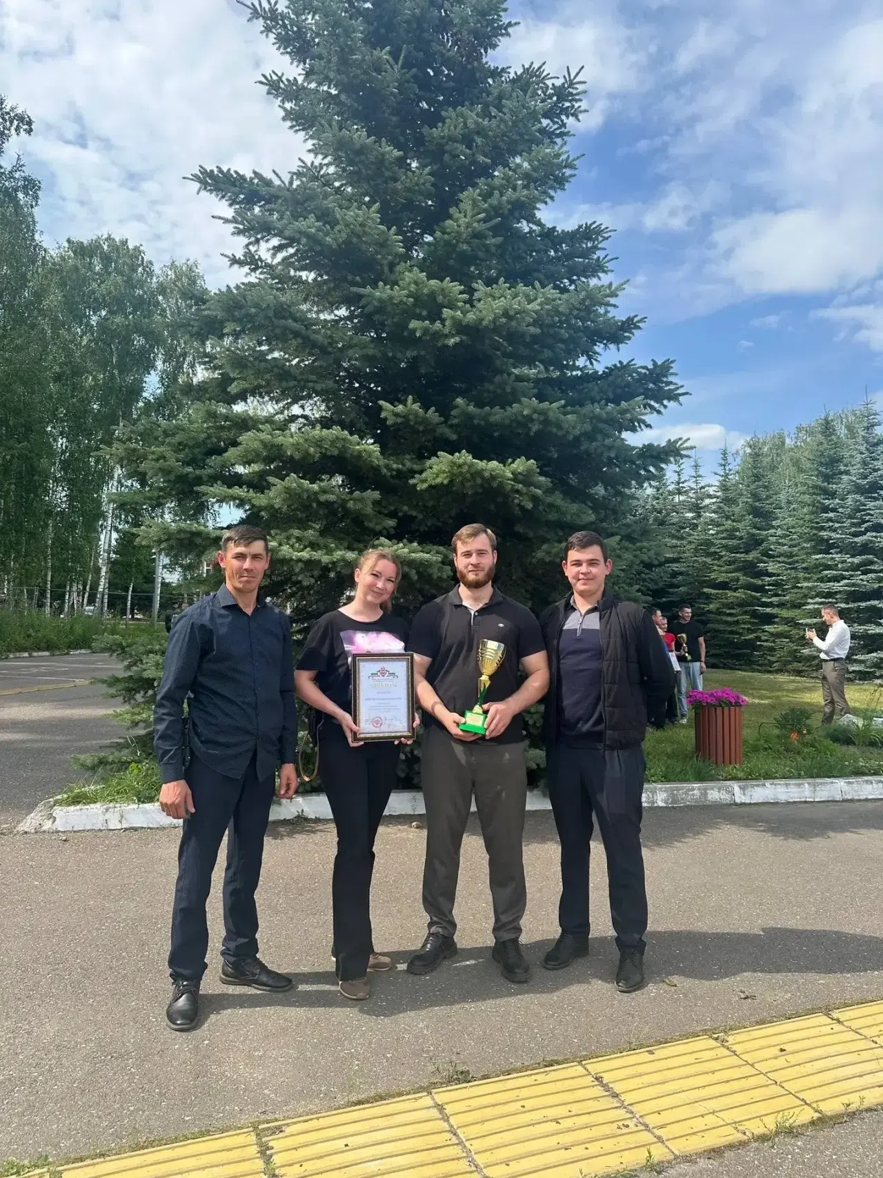 Апасның эчке эшләр бүлеге хезмәткәрләре җиңеп кайтты