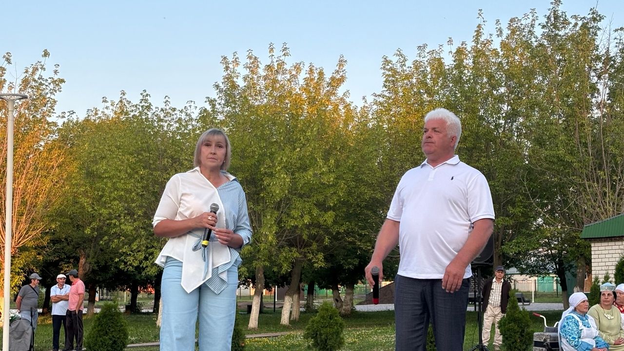 Апасның Үзәк ял паркында кичке концертлар дәвам итә