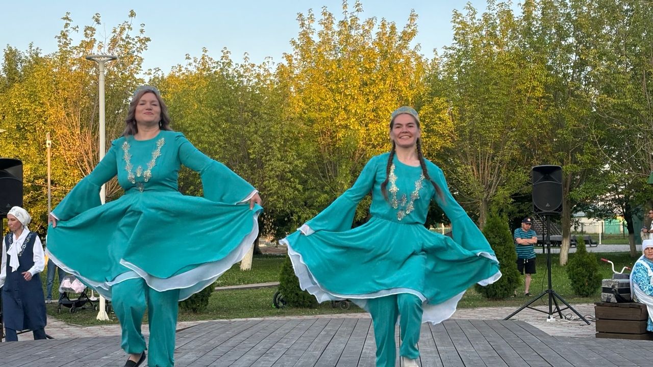 Апасның Үзәк ял паркында кичке концертлар дәвам итә