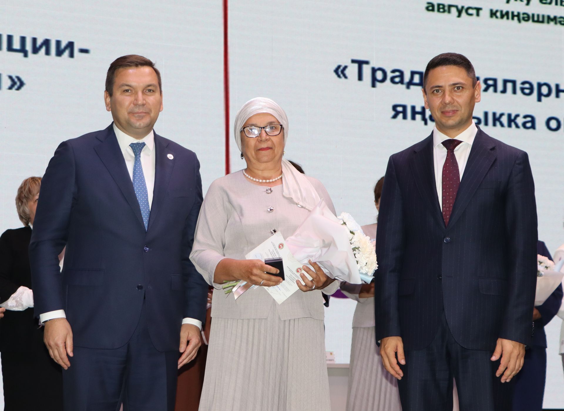 Районда мәгариф хезмәткәрләренең август киңәшмәсе узды