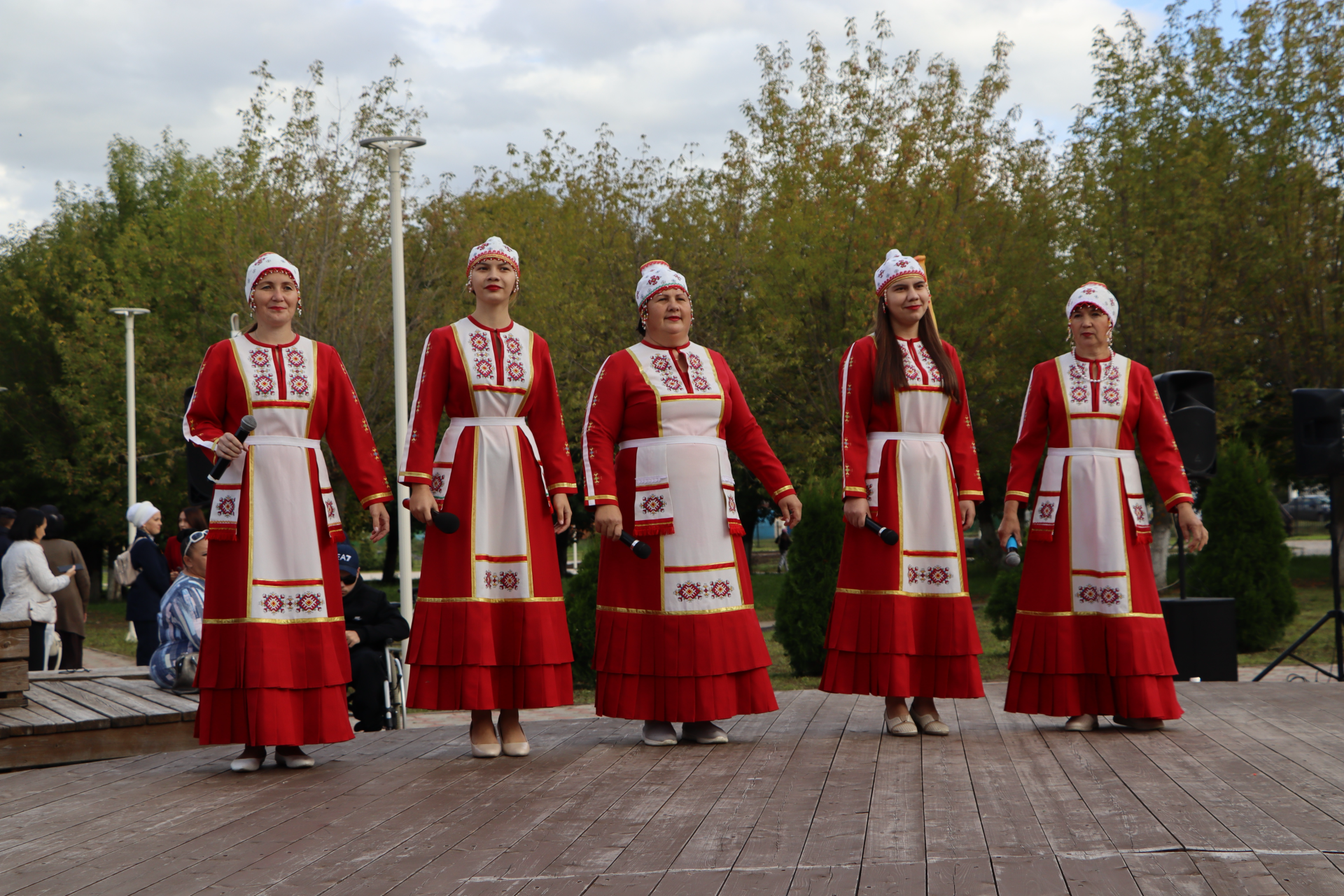 Апаста Республика көнен билгеләп уздылар