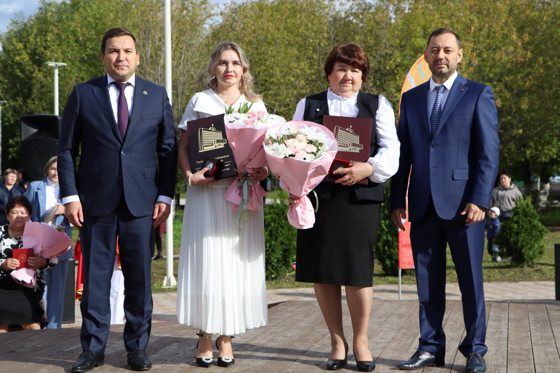 Апаста Республика көнен билгеләп уздылар