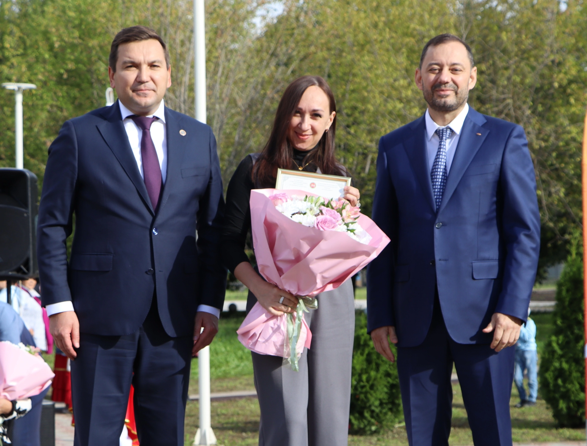 Апаста Республика көнен билгеләп уздылар