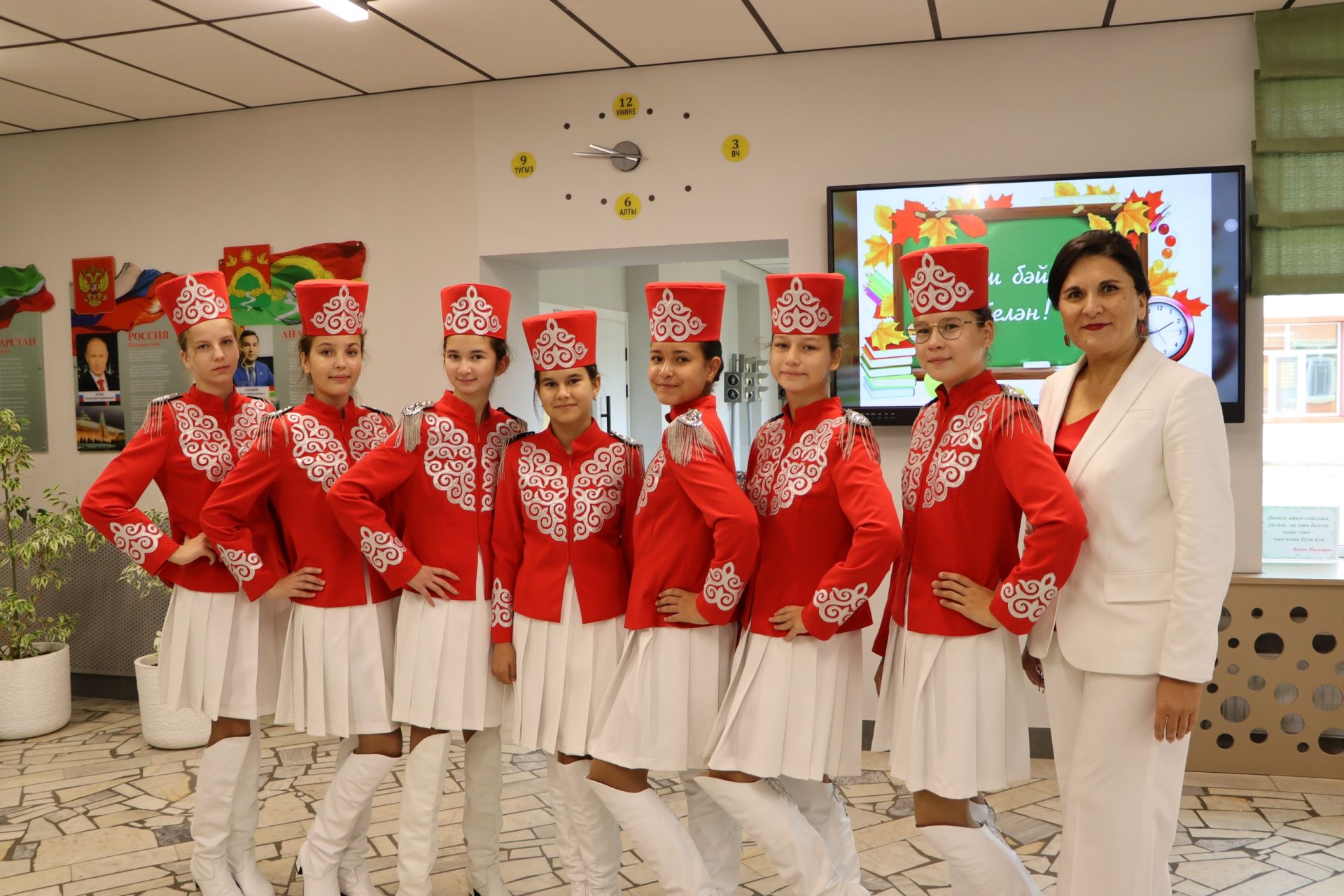 Апас мәктәбендә Белем иленә дәшеп тәүге кыңгырау чыңлады
