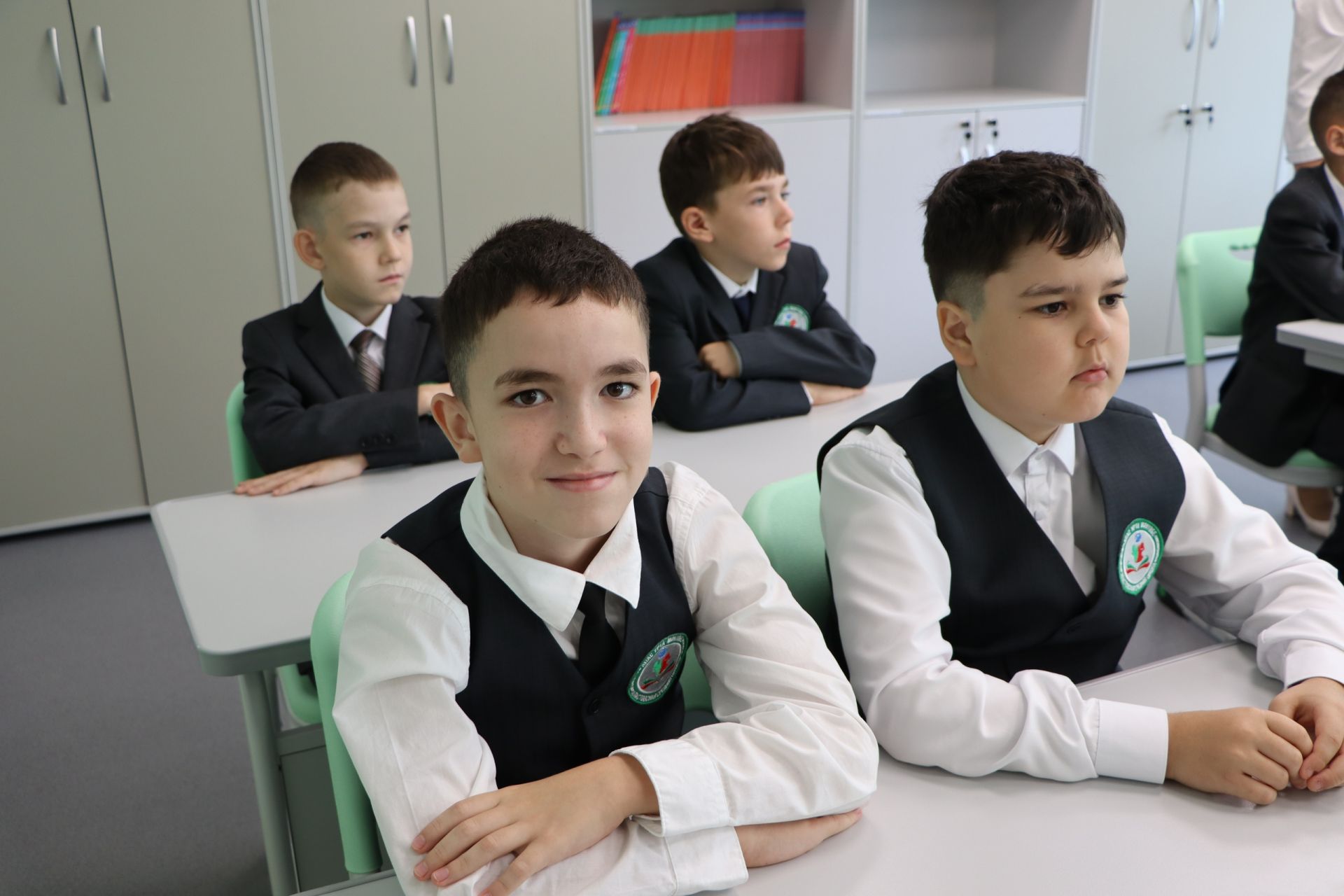 Апас мәктәбендә Белем иленә дәшеп тәүге кыңгырау чыңлады