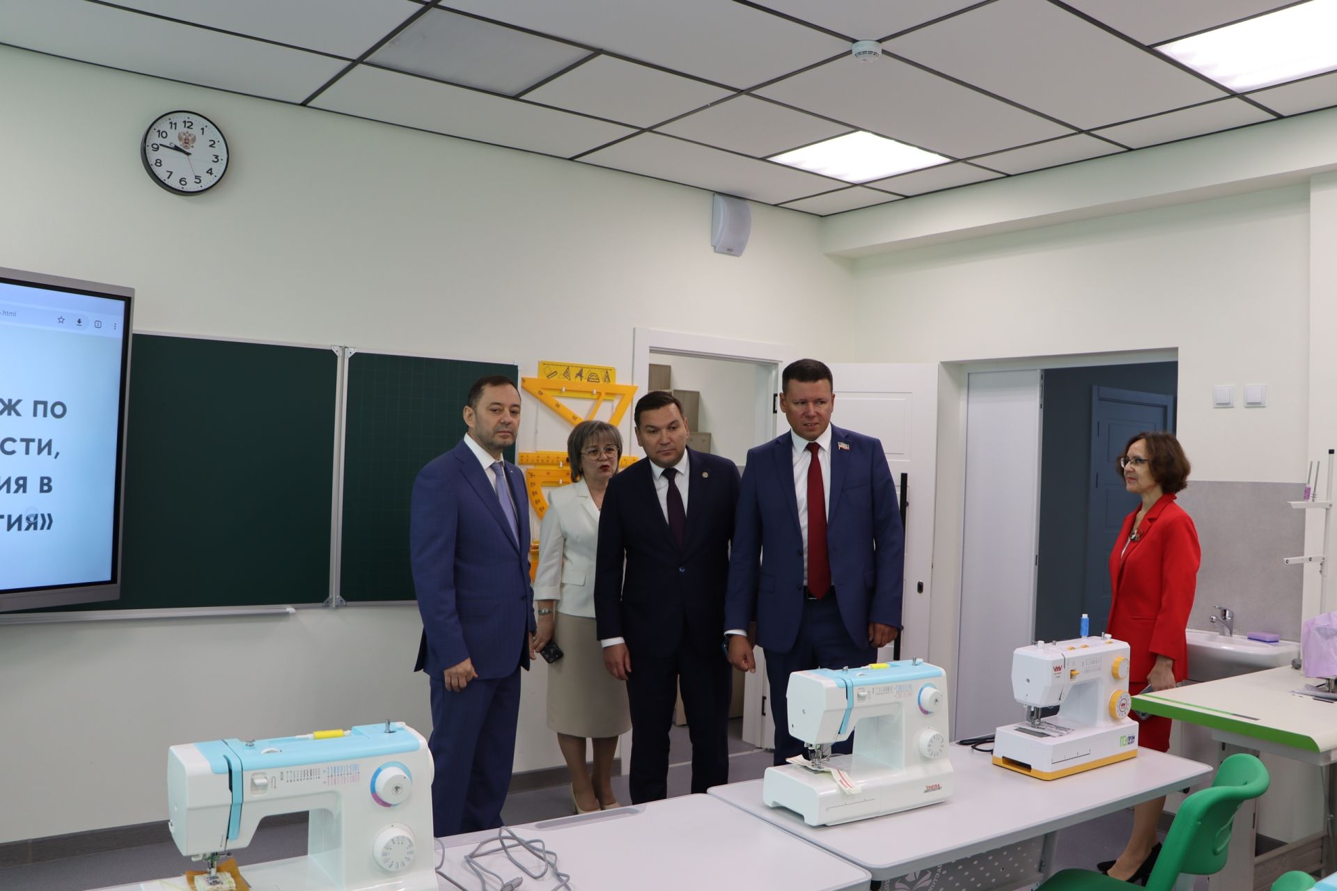 Апас мәктәбендә Белем иленә дәшеп тәүге кыңгырау чыңлады