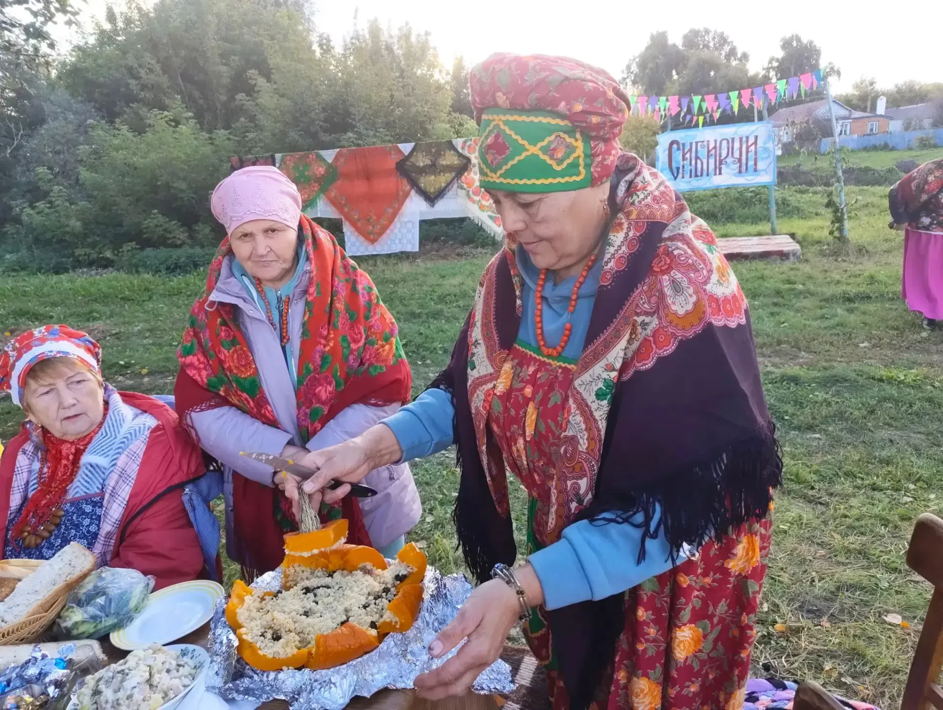 Встречаем осень: праздник в Сибирчи