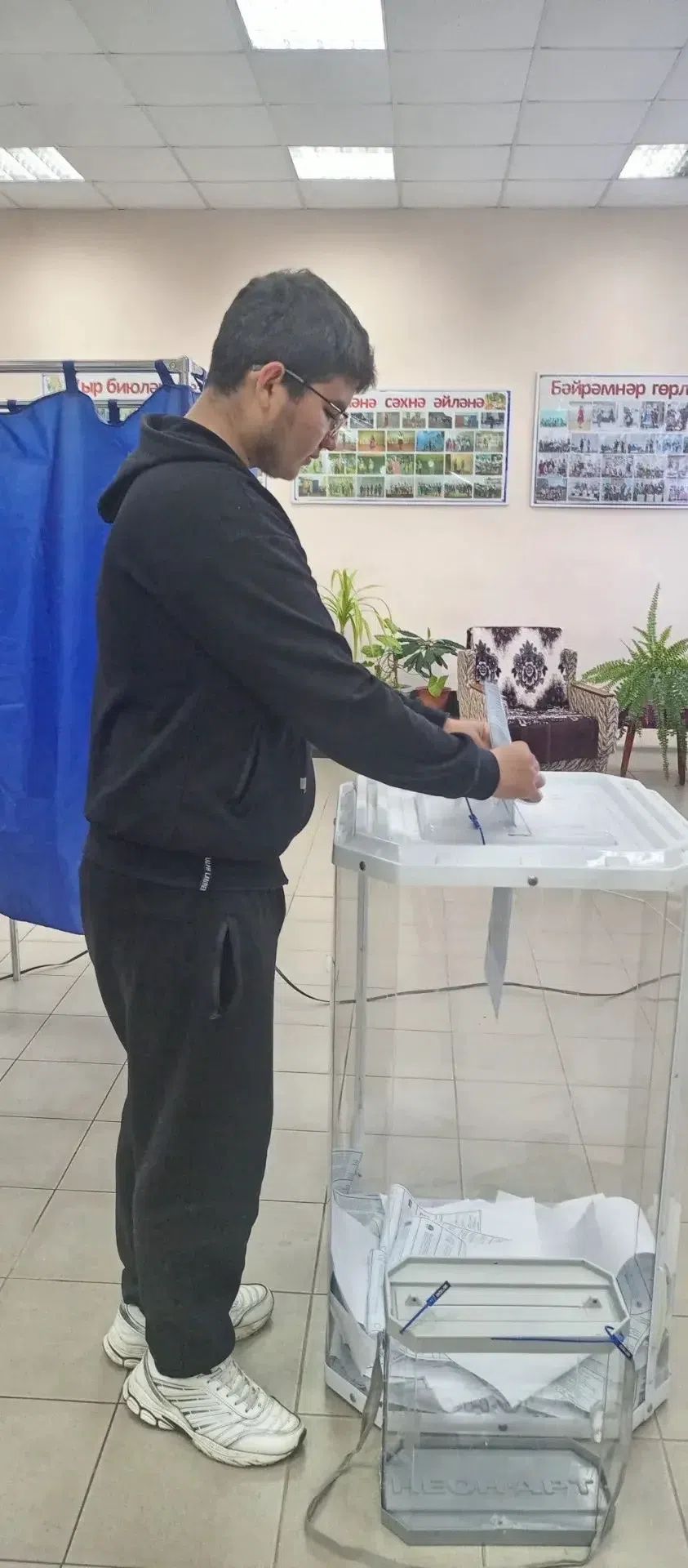 Әлмәндәрдә сайлаучыларны тәмле чәйләр белән каршы алалар